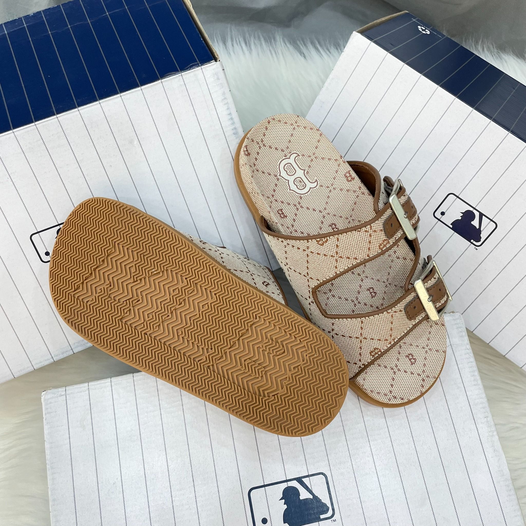 1212 - HÀNG CHÍNH HÃNG - Dép Sandal MLB - Double Slide Jacquard Diamond Monogram Boston Red Sox *Màu Beige* - CODE: 3ALPCTM33-43BGS