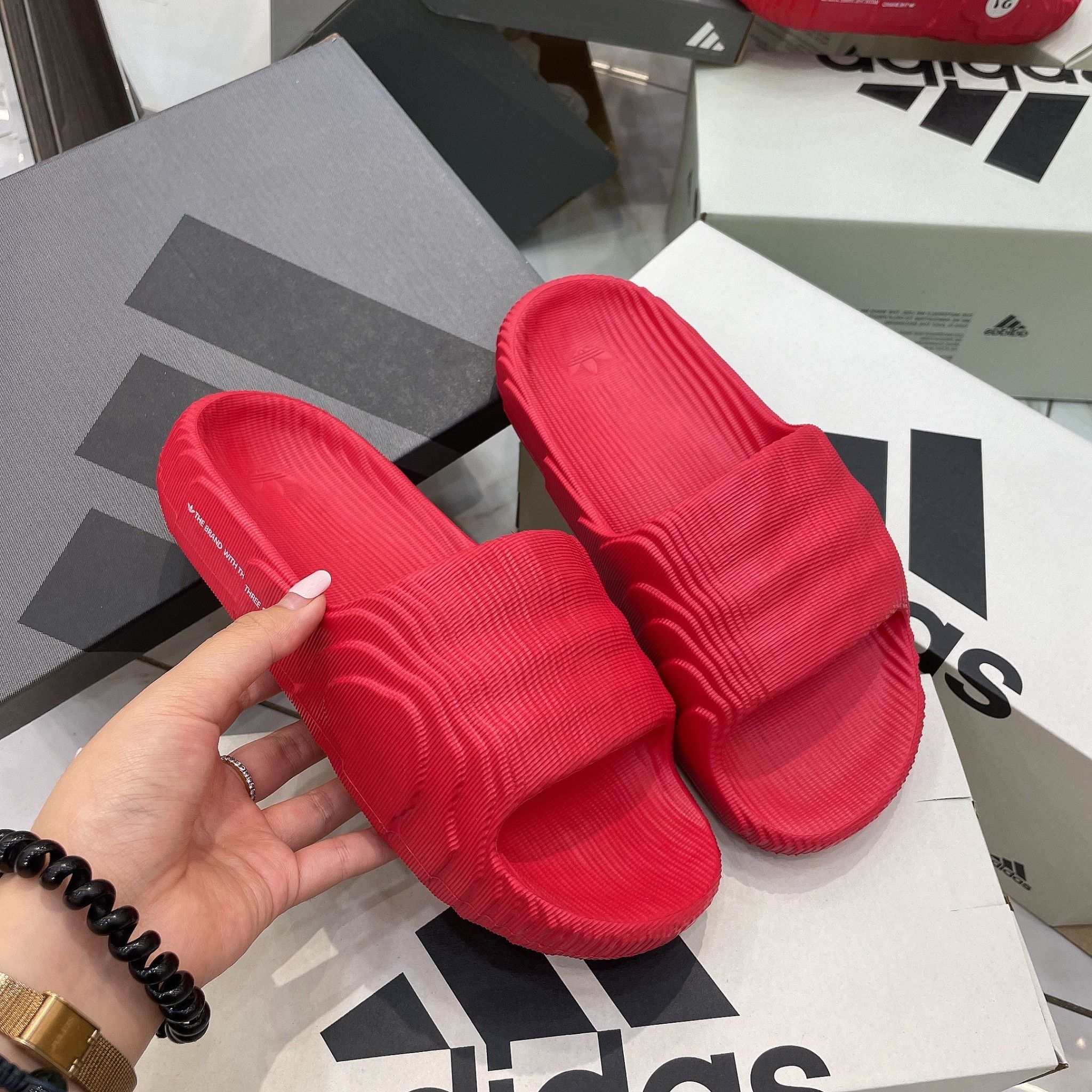 1215 - HÀNG CHÍNH HÃNG - DÉP ADIDAS 22 - BẬC THANG * MÀU ĐỎ TƯƠI / Better Scarlet * - CODE: IF5394