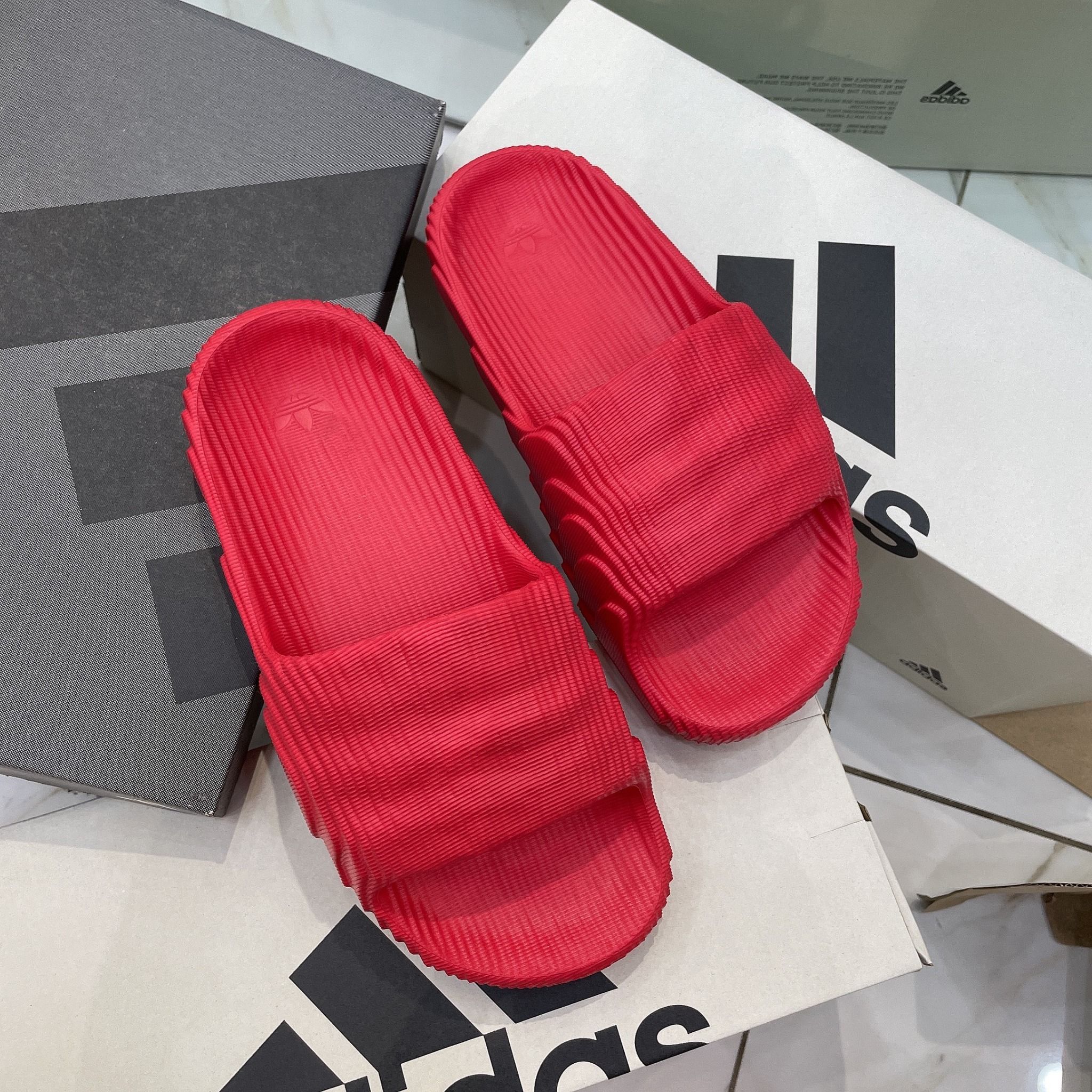 1215 - HÀNG CHÍNH HÃNG - DÉP ADIDAS 22 - BẬC THANG * MÀU ĐỎ TƯƠI / Better Scarlet * - CODE: IF5394