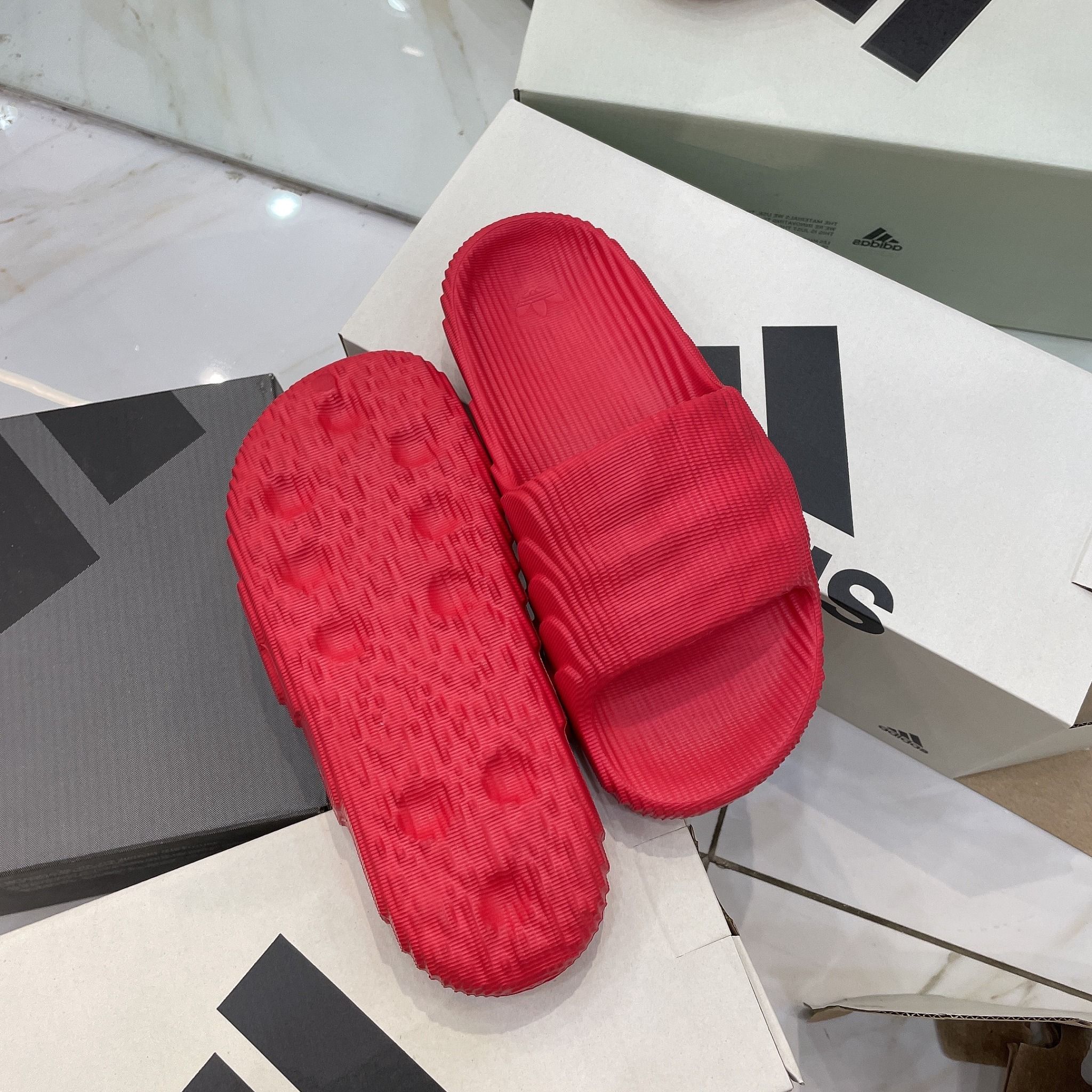 1215 - HÀNG CHÍNH HÃNG - DÉP ADIDAS 22 - BẬC THANG * MÀU ĐỎ TƯƠI / Better Scarlet * - CODE: IF5394