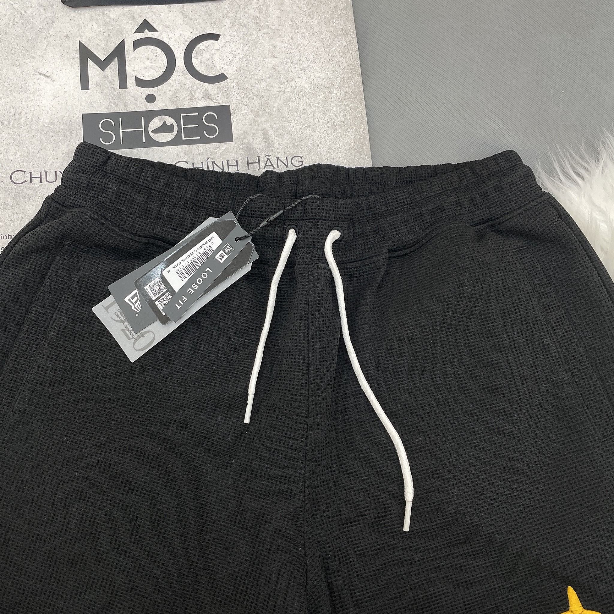 1254 - HÀNG CHÍNH HÃNG - QUẦN SHORT NEW ERA - THÊU NGÔI SAO *ĐEN* - CODE : 13718826