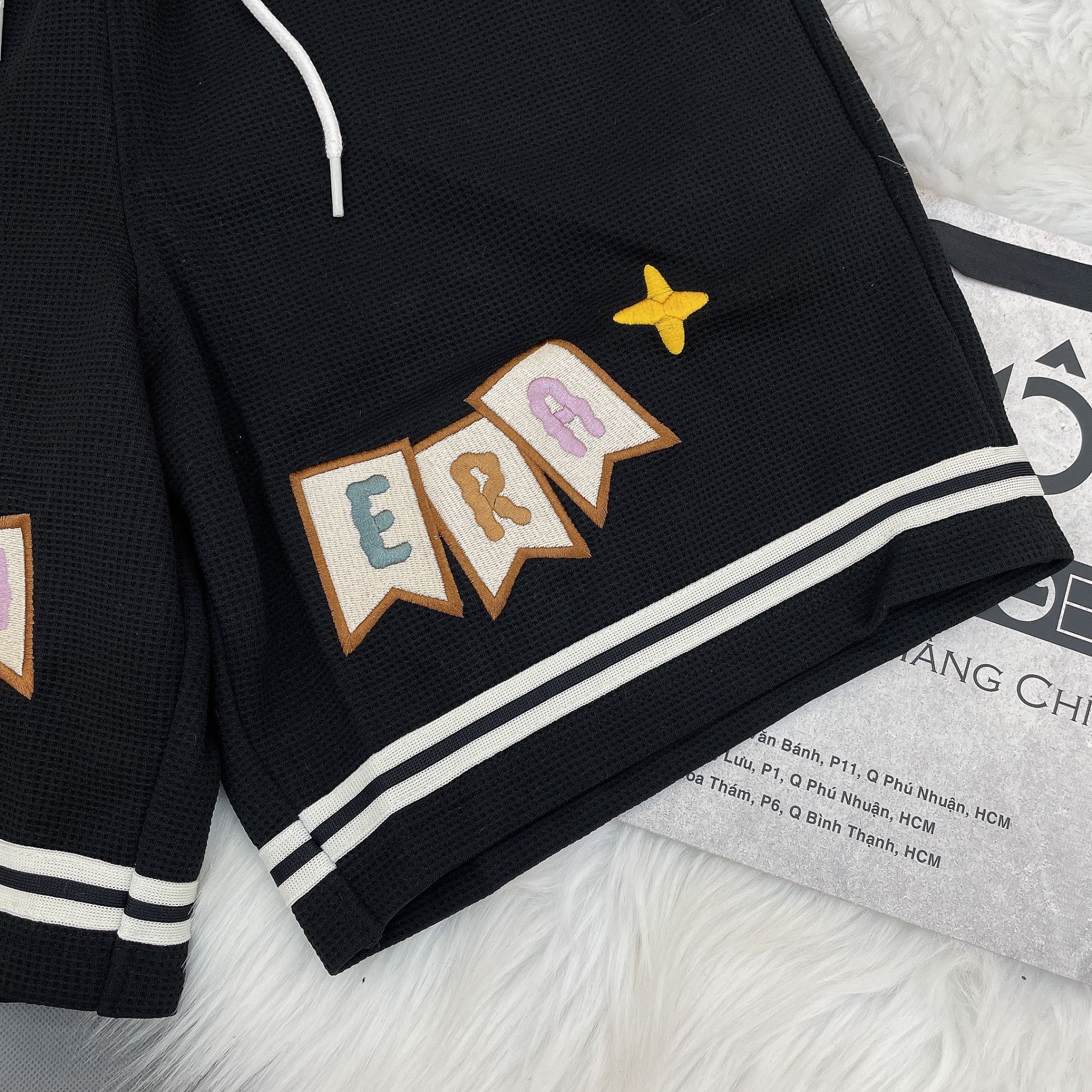 1254 - HÀNG CHÍNH HÃNG - QUẦN SHORT NEW ERA - THÊU NGÔI SAO *ĐEN* - CODE : 13718826