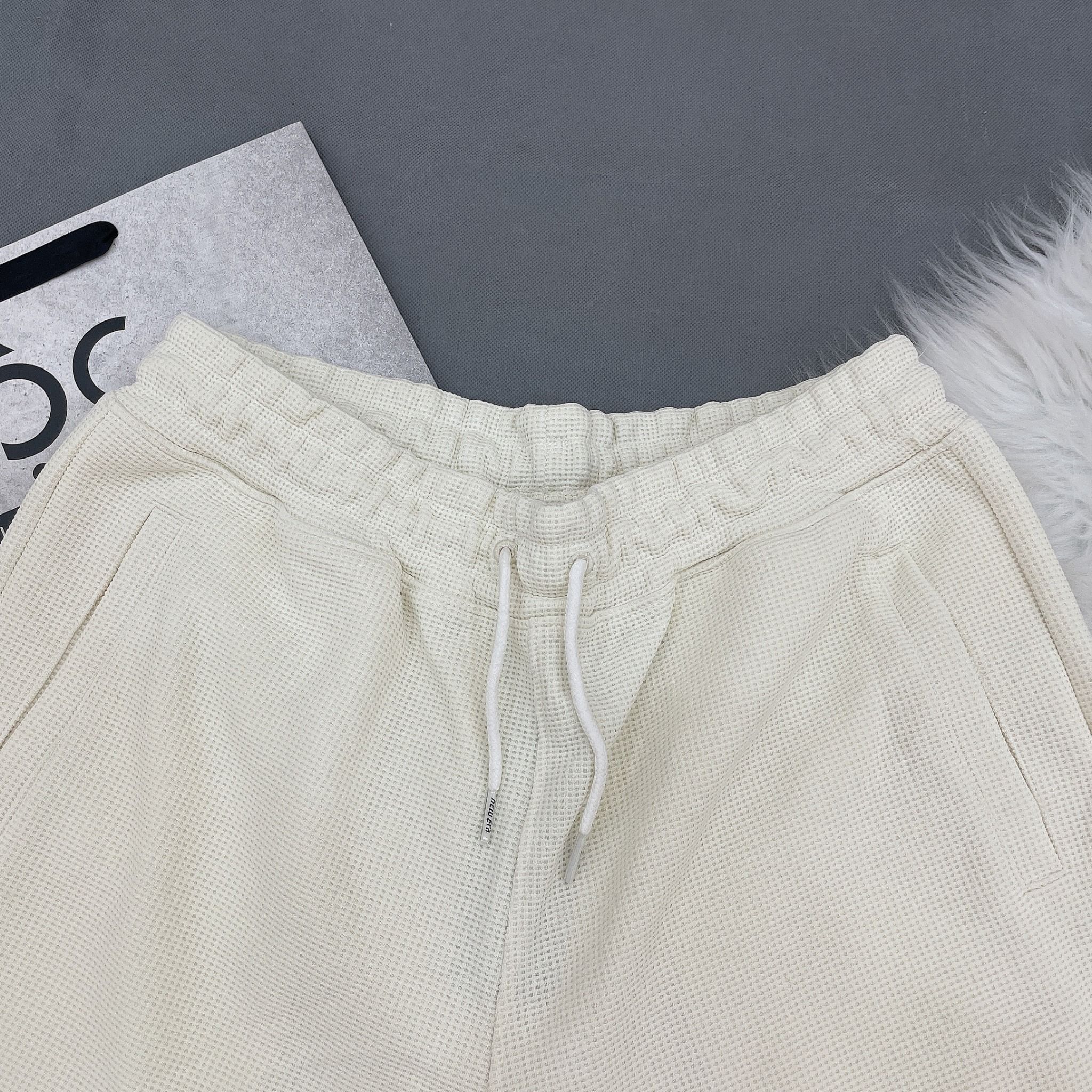 1253 - HÀNG CHÍNH HÃNG - QUẦN SHORT NEW ERA - THÊU NGÔI SAO *TRẮNG* - CODE :