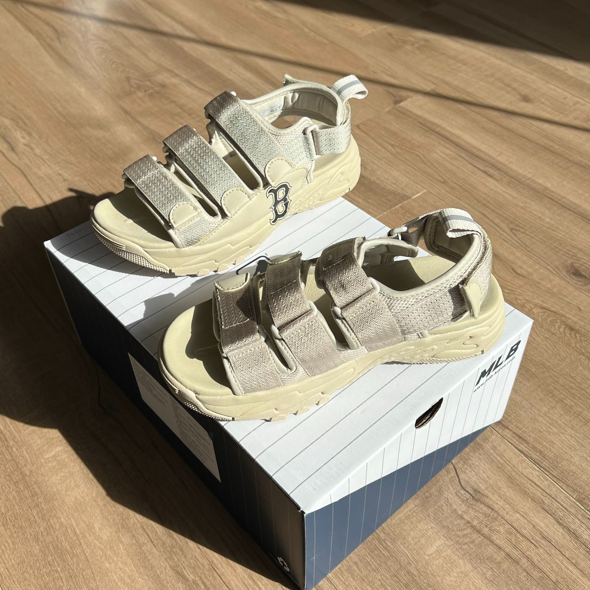 1095 - HÀNG CHÍNH HÃNG - Dép Sandal MLB Triple Logo Chữ B - Màu Be - CODE: 3ASDCSS33-43BGS