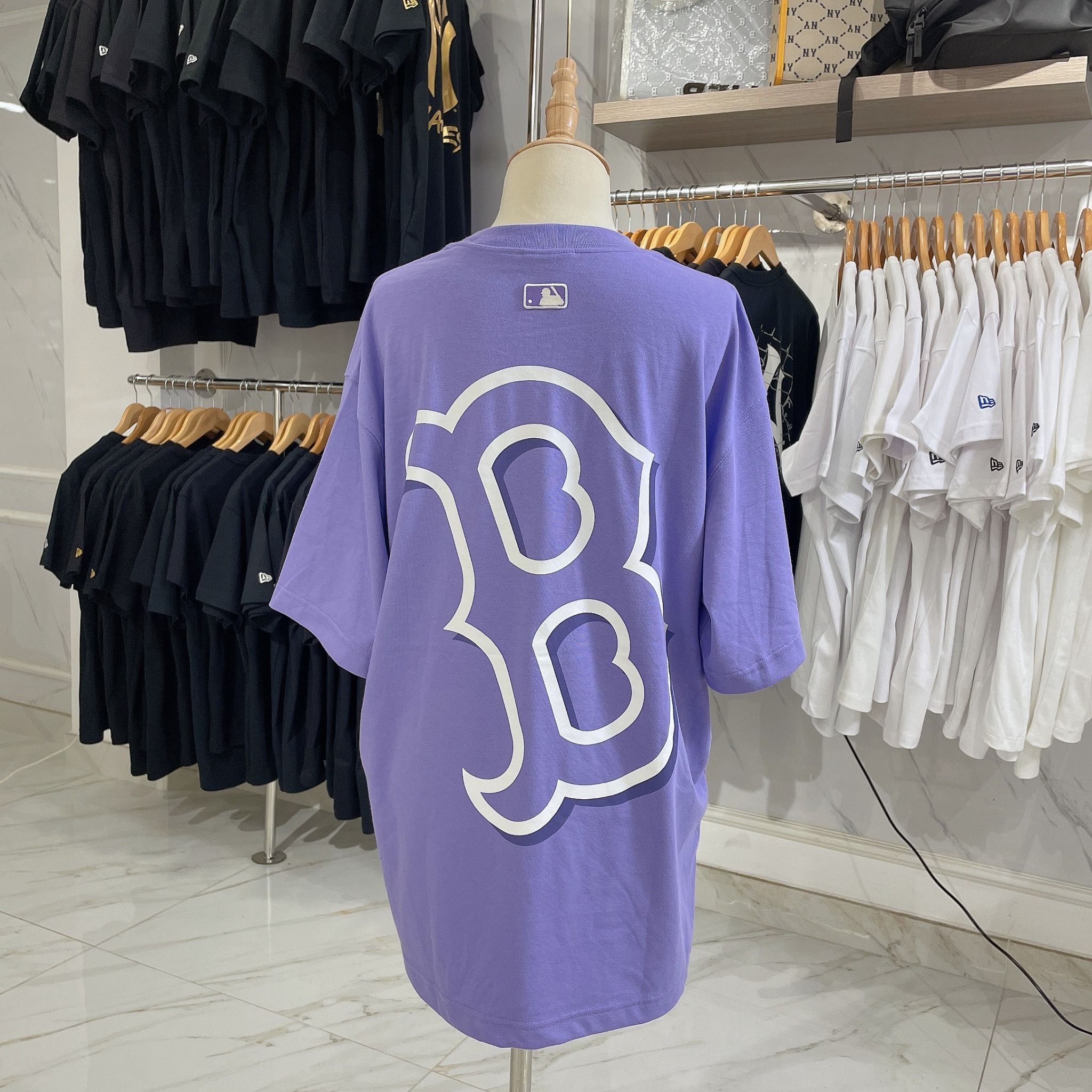1303 - HÀNG CHÍNH HÃNG - ÁO THUN MLB - BASIC MEGA LOGO B - TÍM - CODE: 3ATSB0433-43LDD