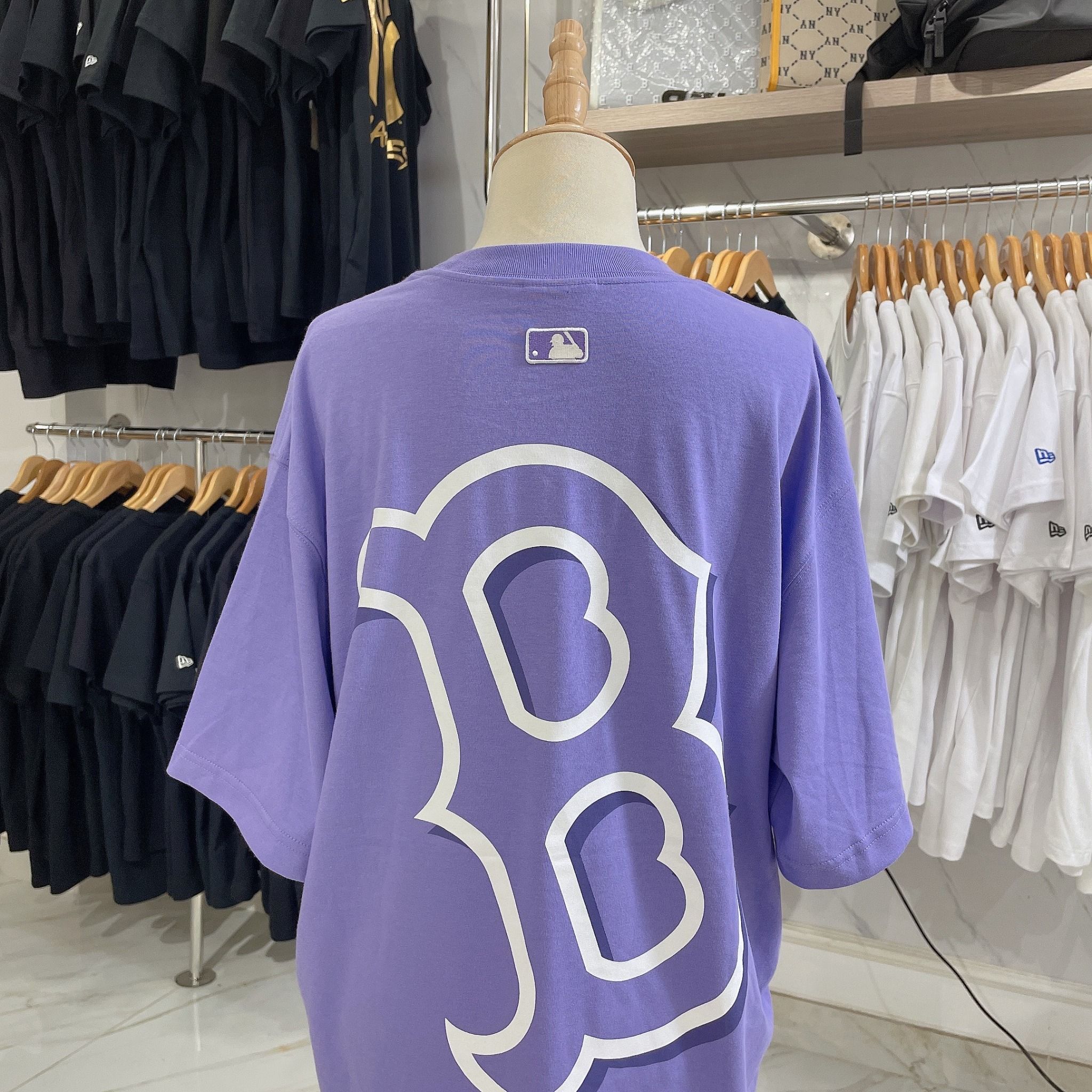 1303 - HÀNG CHÍNH HÃNG - ÁO THUN MLB - BASIC MEGA LOGO B - TÍM - CODE: 3ATSB0433-43LDD