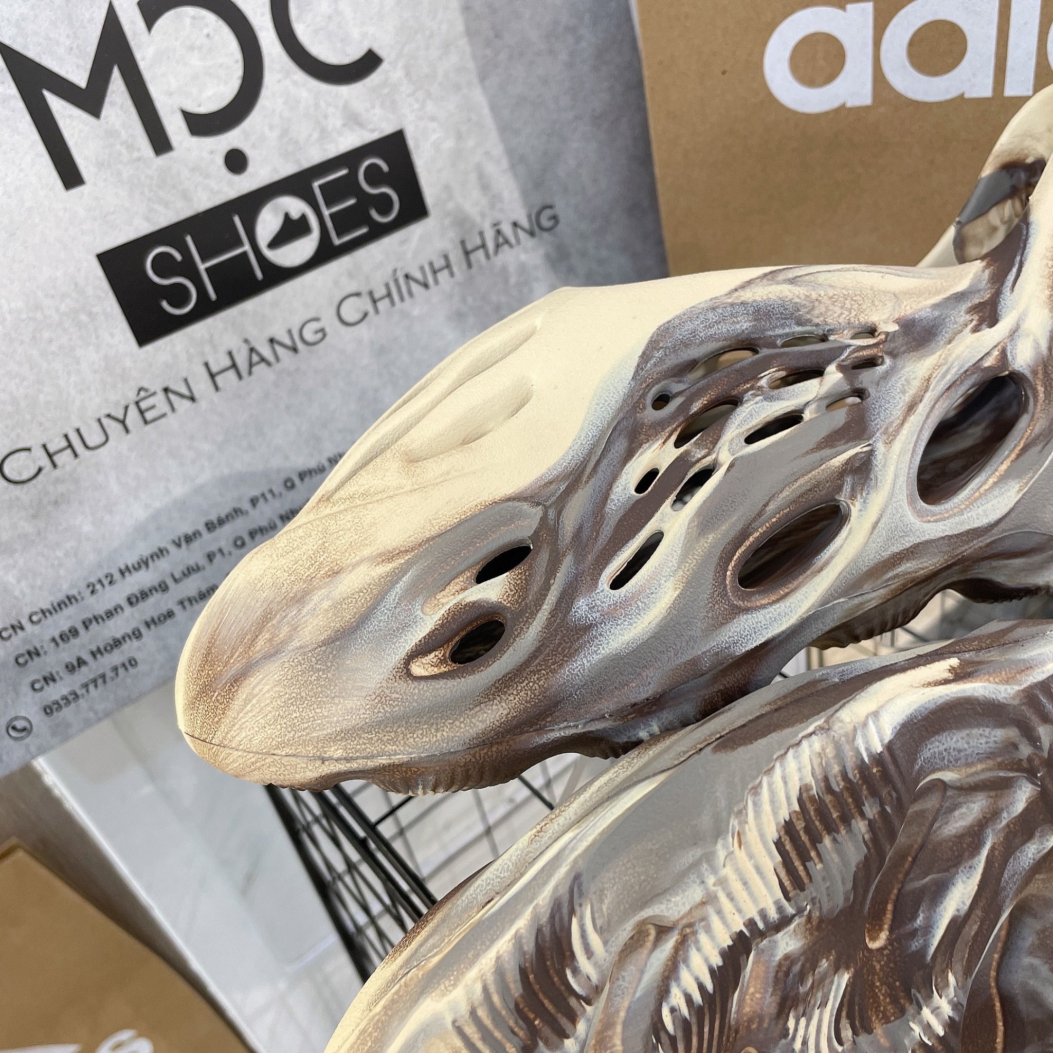1372 - HÀNG CHÍNH HÃNG - ADIDAS YEEZY FOAM - MX CREAM CLAY - CODE: GX8774