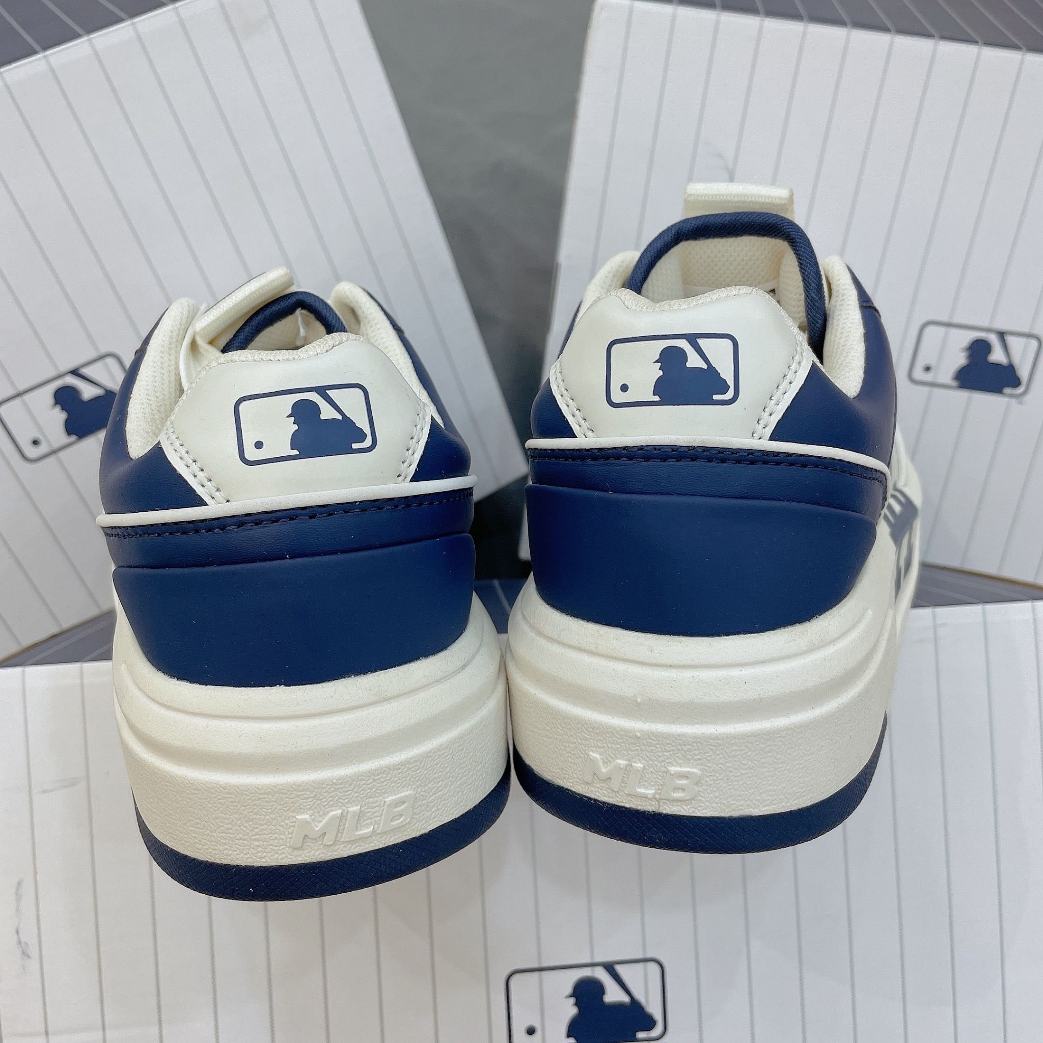 1311 - HÀNG CHÍNH HÃNG - GIÀY MLB CHUNKY LINER LOS ANGELES MÀU XANH NAVY 2023 *NAVY*