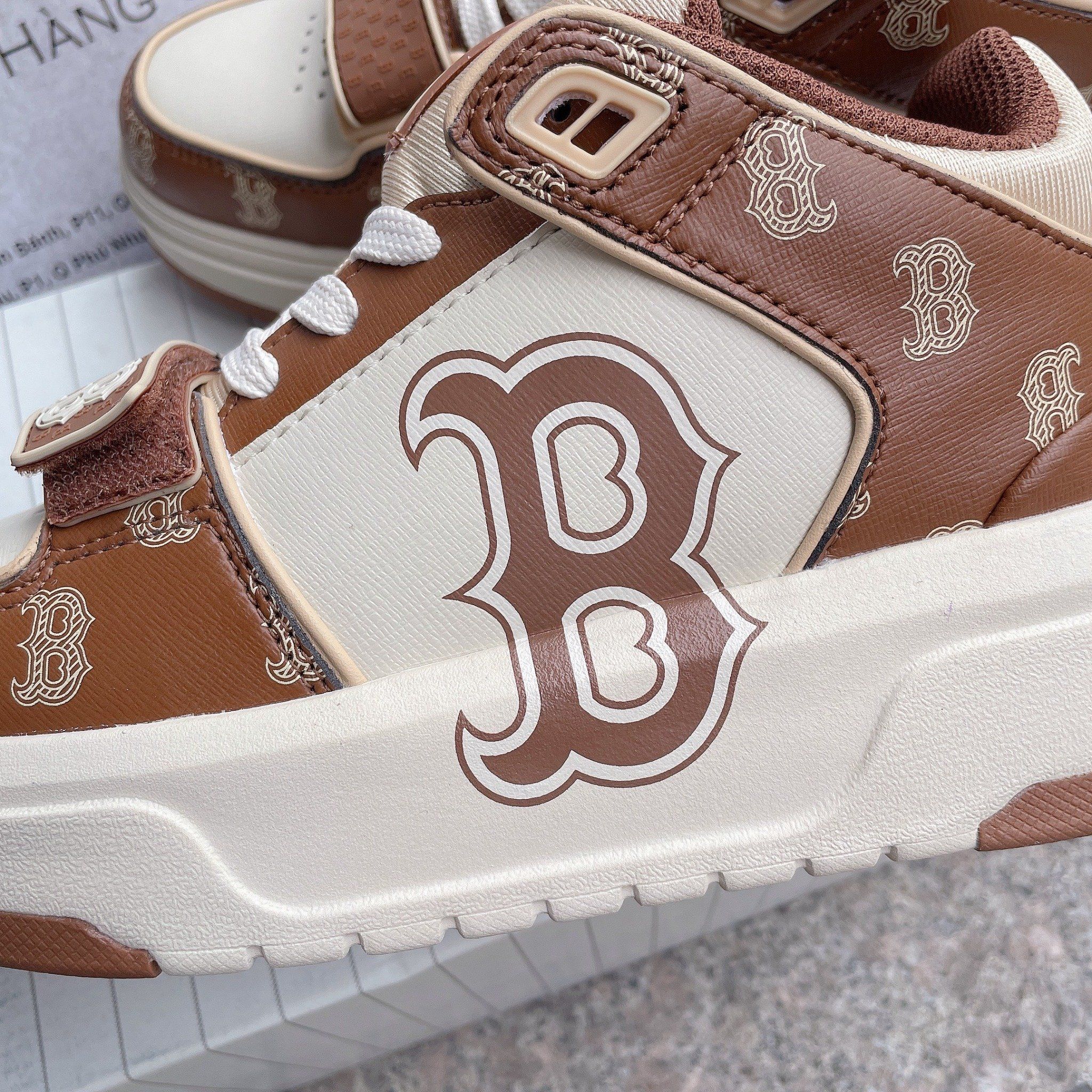 1332 - HÀNG CHÍNH HÃNG - GIÀY MLB CHUNKY LINER MID MONOGRAM MÀU NÂU B BOSTON - *BROWN/WHITE* - CODE: 3ASXCLP3N
