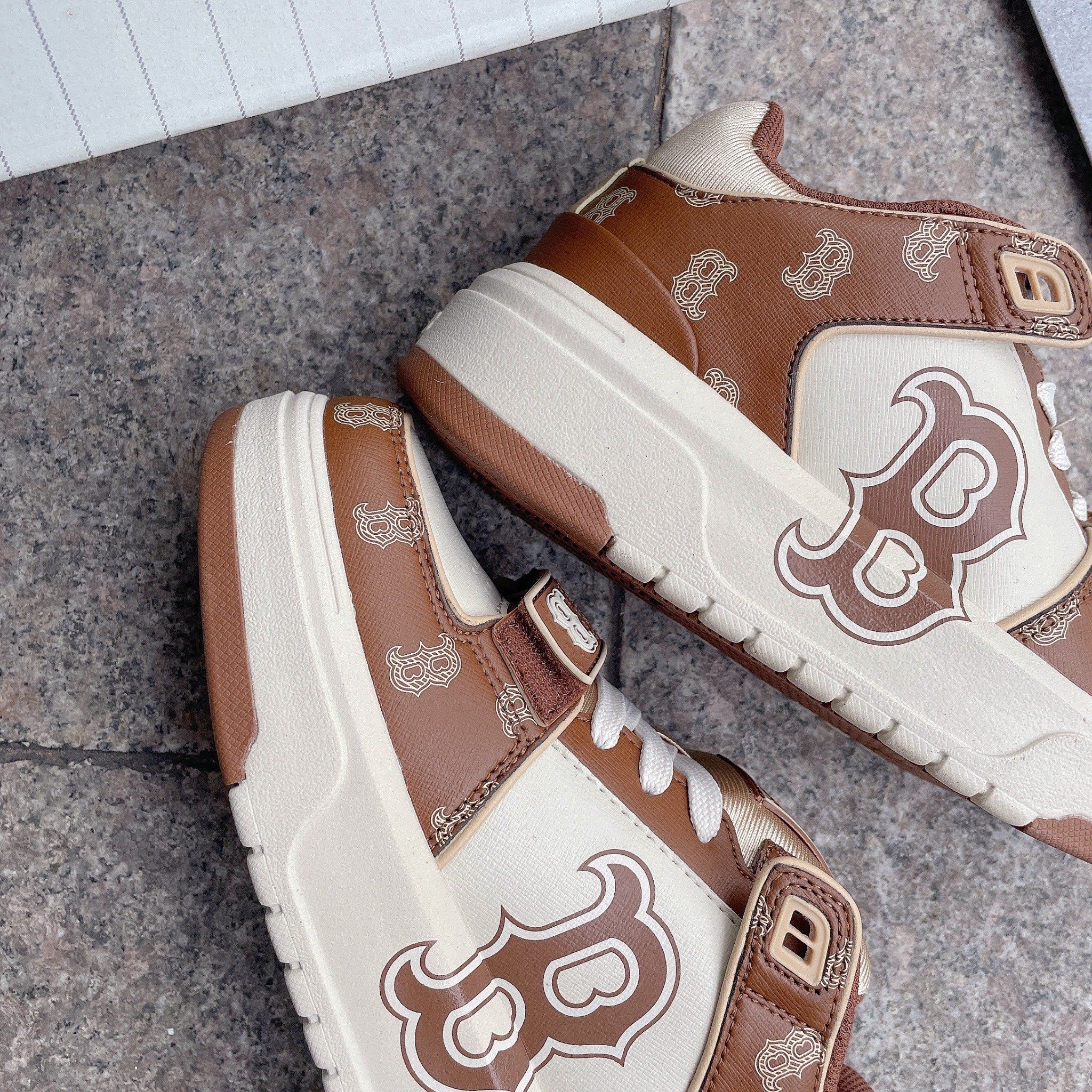 1332 - HÀNG CHÍNH HÃNG - GIÀY MLB CHUNKY LINER MID MONOGRAM MÀU NÂU B BOSTON - *BROWN/WHITE* - CODE: 3ASXCLP3N