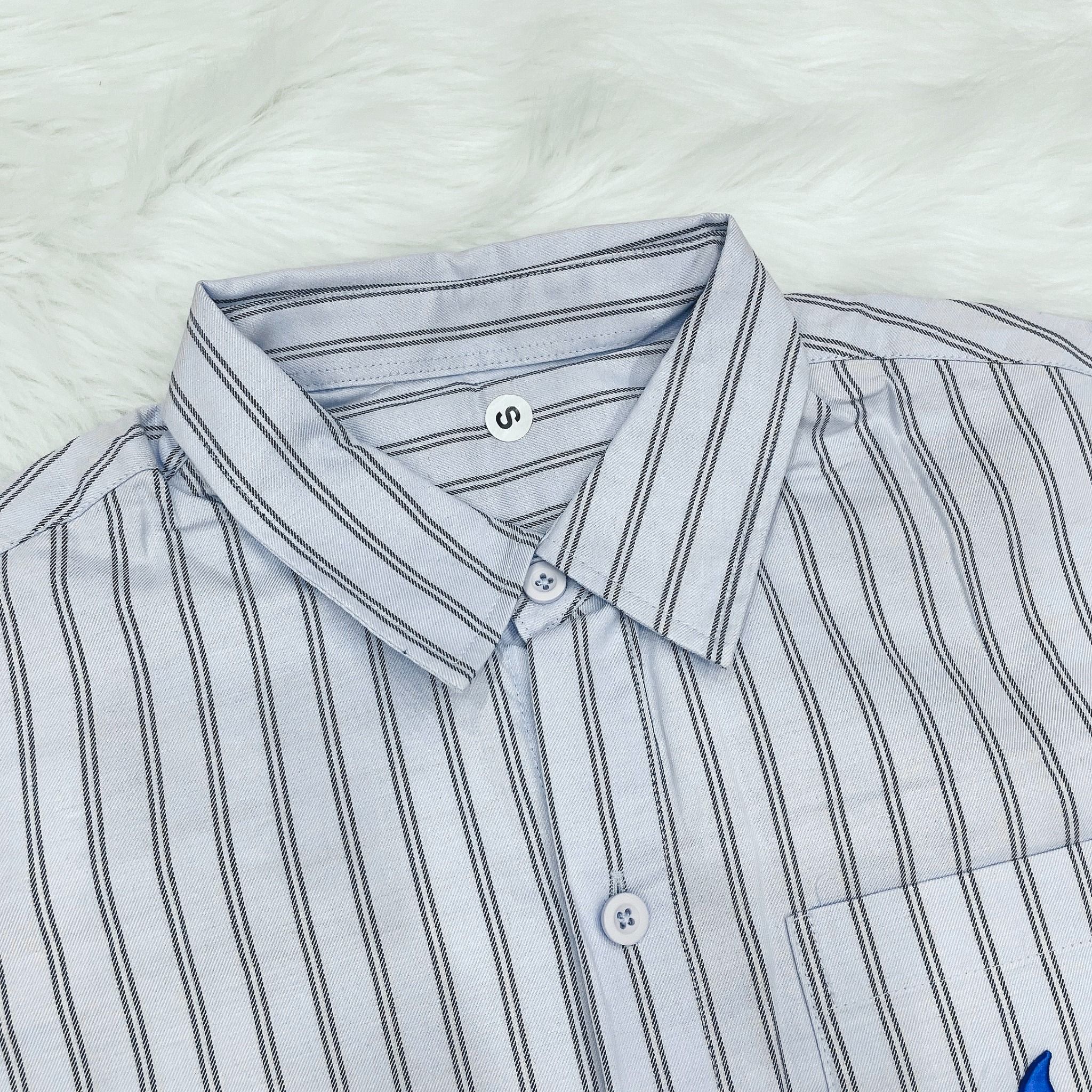 1343 - HÀNG CHÍNH HÃNG - ÁO SƠ MI MLB - STRIPE SHORT SLEEVE SHIRT NEW YORK YANKEES - XANH SỌC - CODE: 31WSU4131-50S