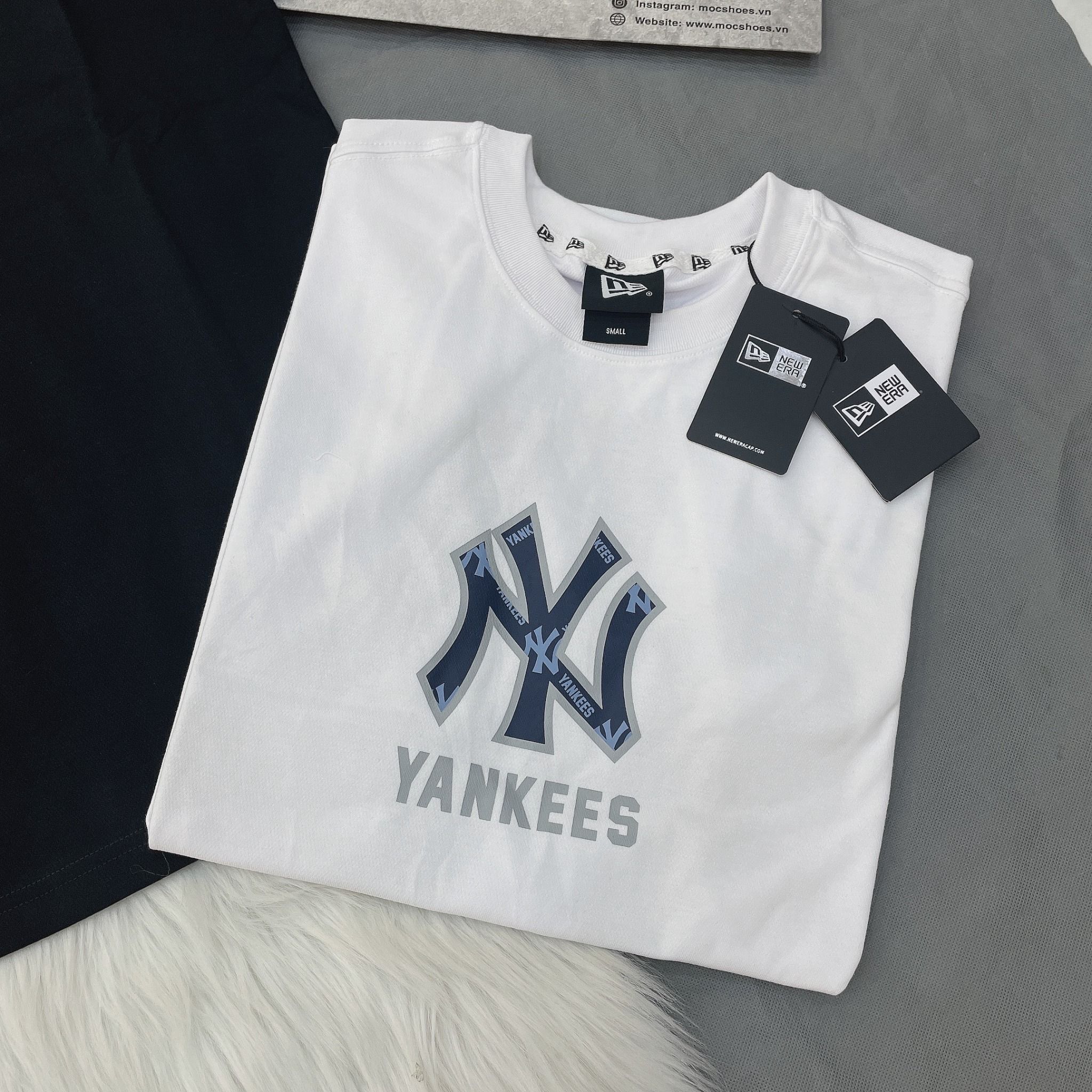 1345 - HÀNG CHÍNH HÃNG - ÁO THUN NEW ERA - ÁO NY YANKEES LOGO CHÌM - TRĂNG - CODE: 13520207