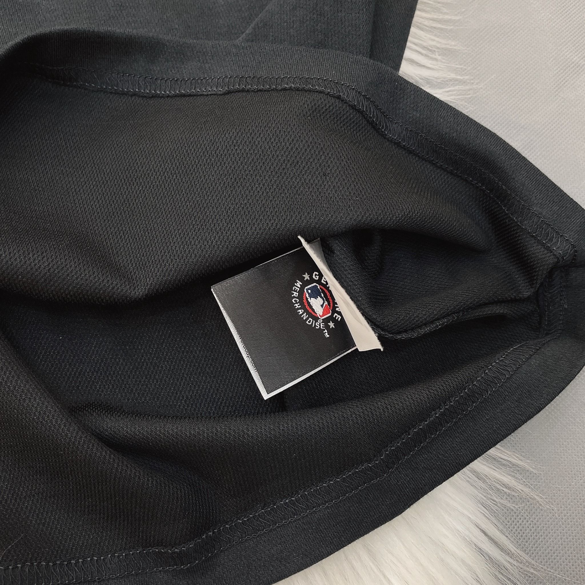1346 - HÀNG CHÍNH HÃNG - ÁO THUN NEW ERA - ÁO NY YANKEES LOGO CHÌM - ĐEN - CODE: 13520207