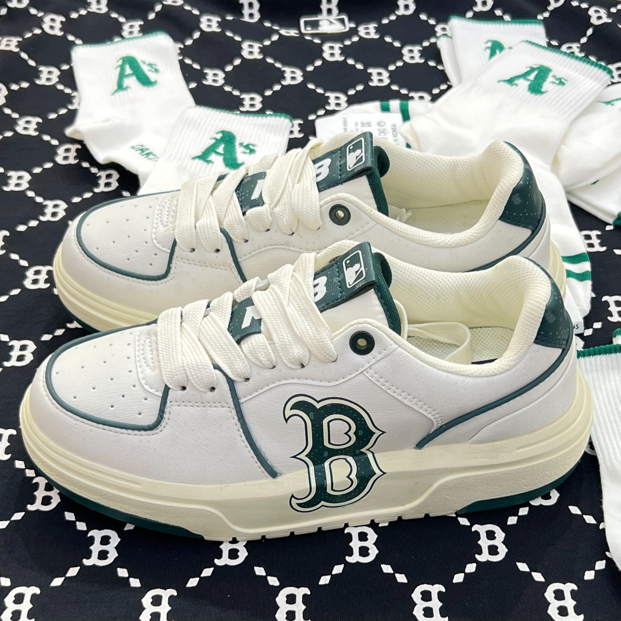 1347 - HÀNG CHÍNH HÃNG - GIÀY MLB CHUNKY LINER DIA MONOGRAM B BOSTON - WHITE VINTAGE - GREEN