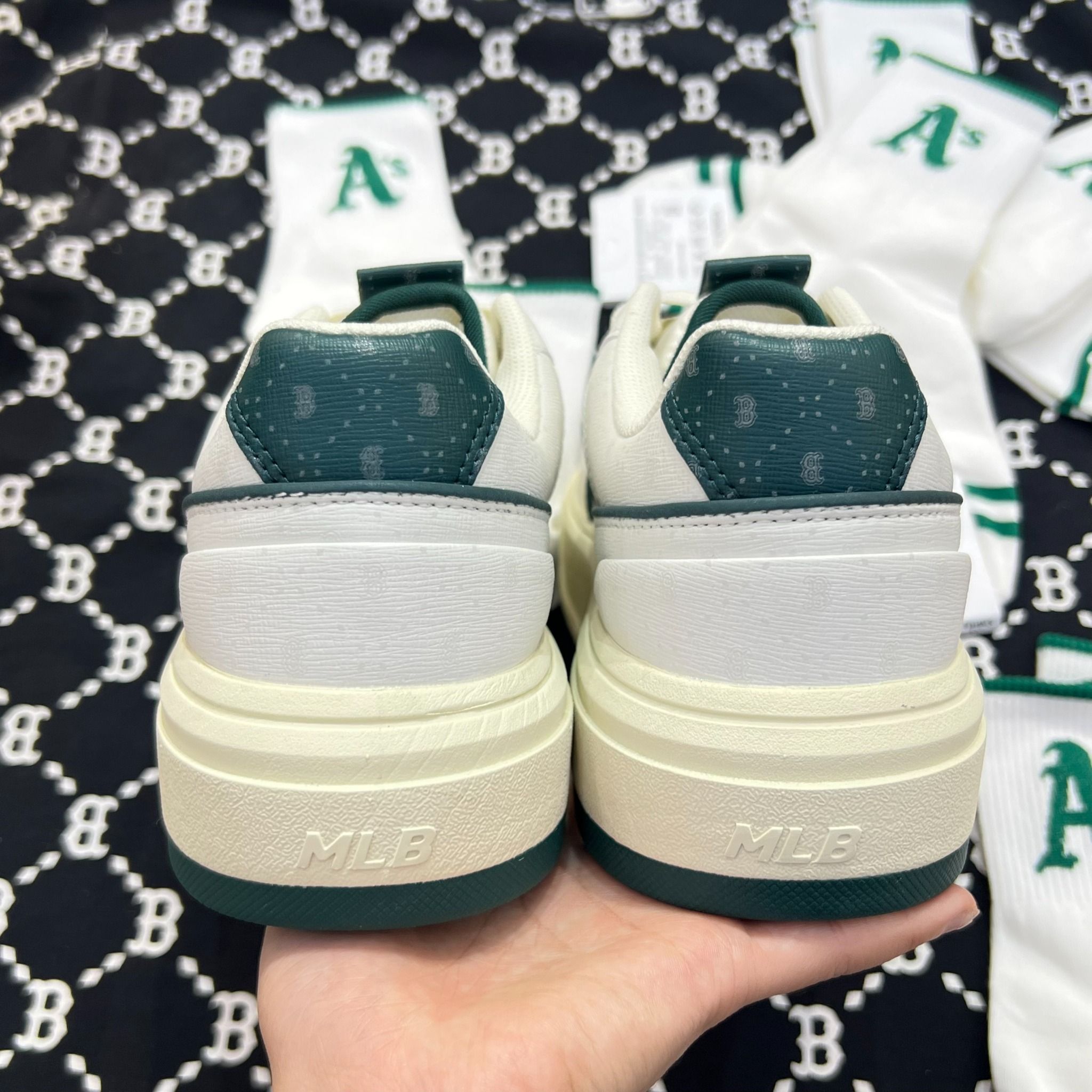 1347 - HÀNG CHÍNH HÃNG - GIÀY MLB CHUNKY LINER DIA MONOGRAM B BOSTON - WHITE VINTAGE - GREEN