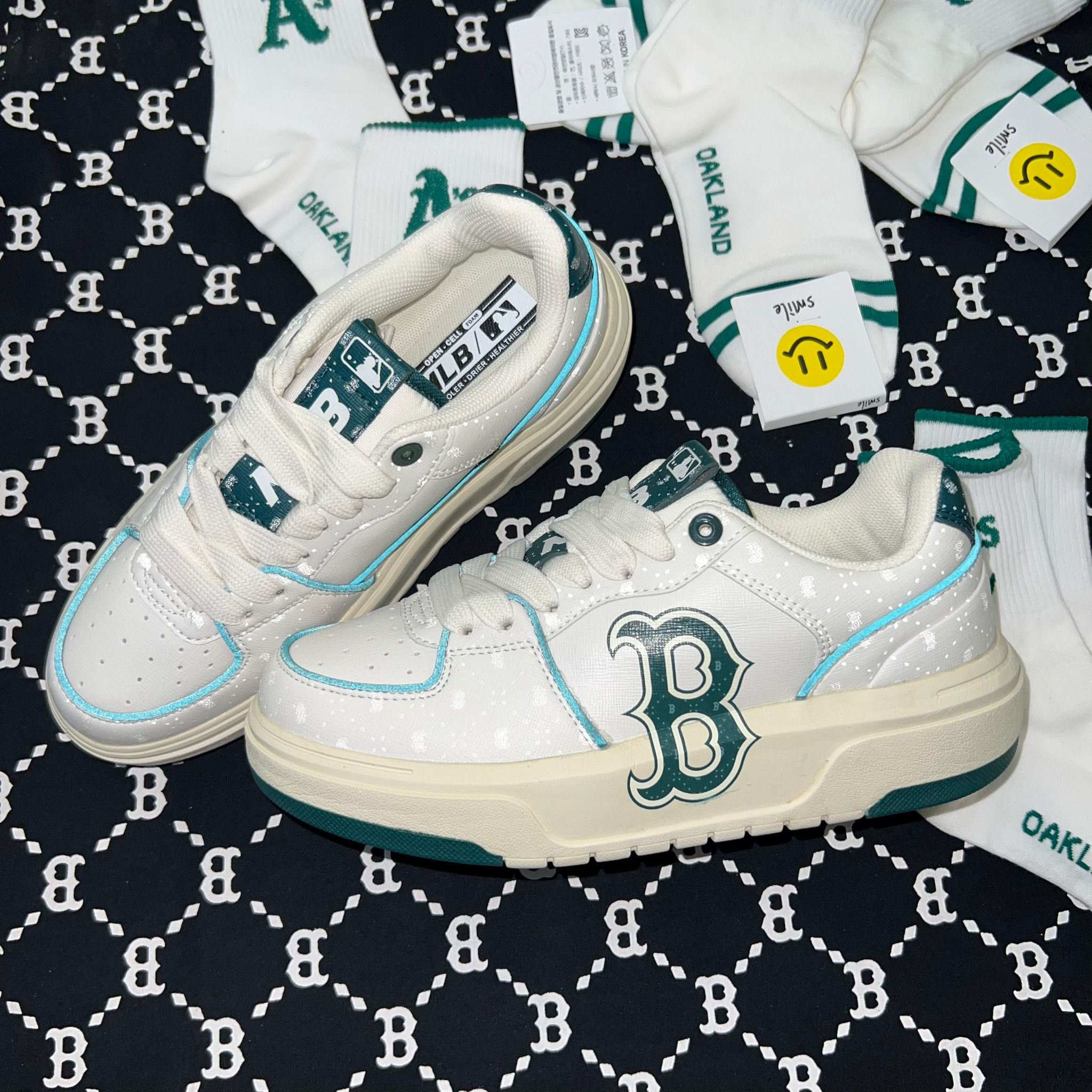 1347 - HÀNG CHÍNH HÃNG - GIÀY MLB CHUNKY LINER DIA MONOGRAM B BOSTON - WHITE VINTAGE - GREEN