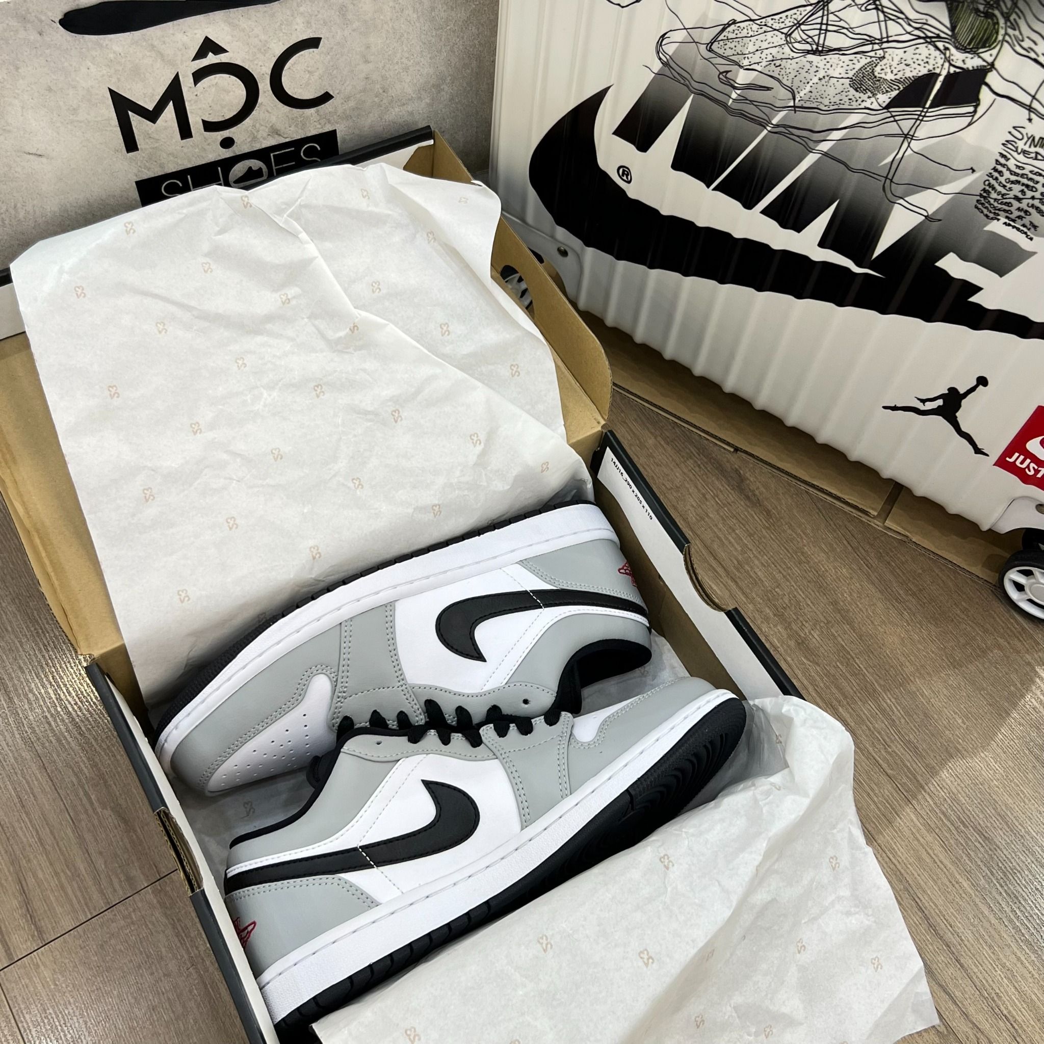 1360 - HÀNG CHÍNH HÃNG - Giày Air Jordan 1 Low Smoke Grey - *Xám / Trắng * - CODE : 553558-030