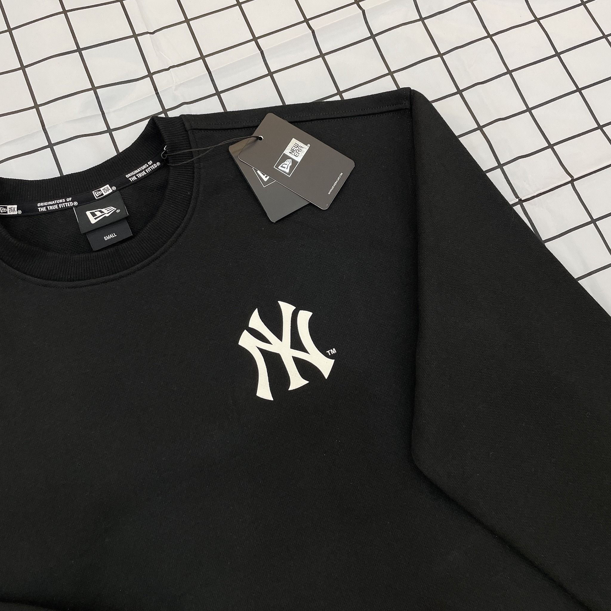 1397 - HÀNG CHÍNH HÃNG - ÁO SWEATER NEW ERA *BIG LOGO NY* - BLACK - CODE: 12727850