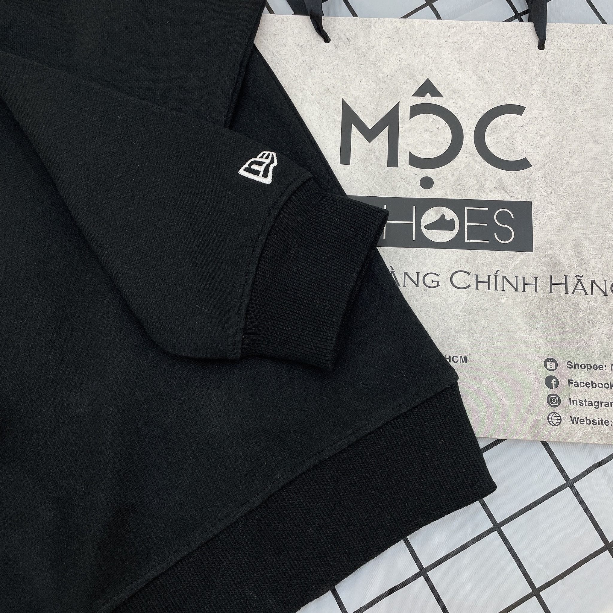 1397 - HÀNG CHÍNH HÃNG - ÁO SWEATER NEW ERA *BIG LOGO NY* - BLACK - CODE: 12727850
