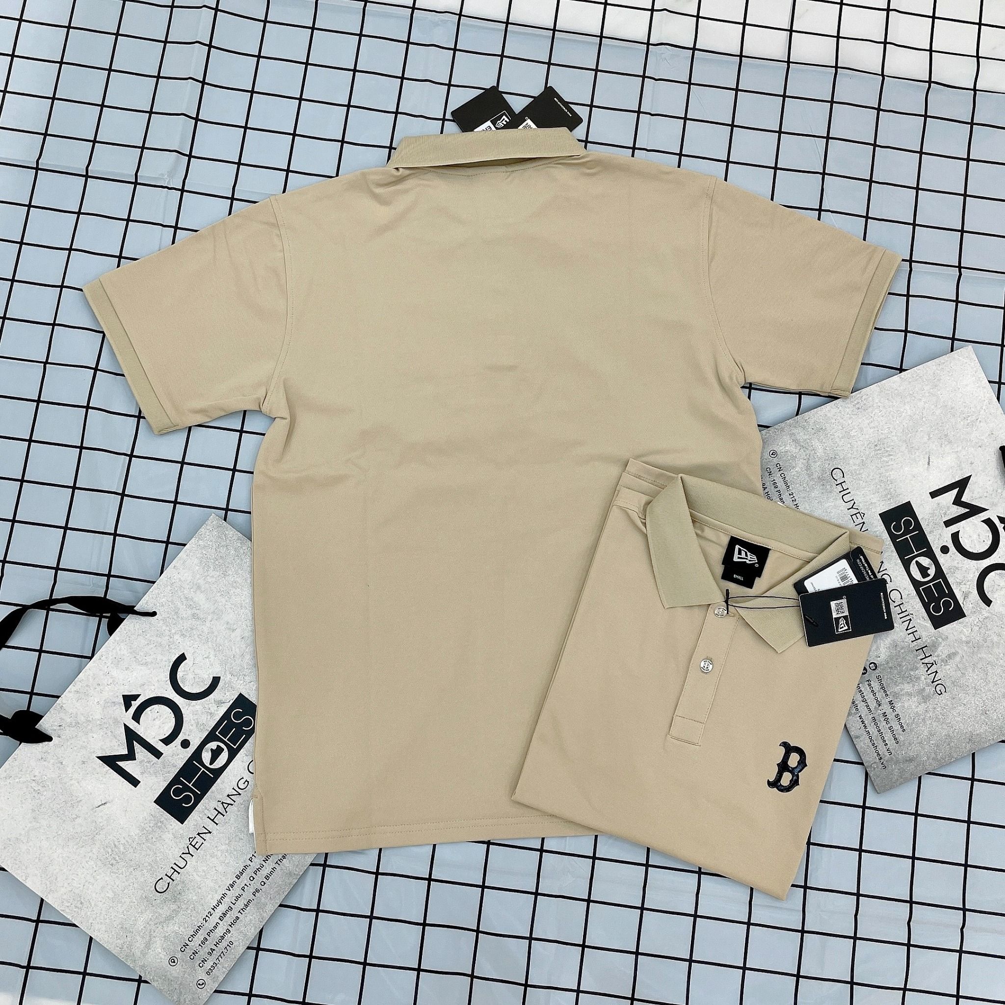 1399 - HÀNG CHÍNH HÃNG - ÁO NEW ERA - POLO LOGO *B* - NÂU NHẠT - CODE: 13718757