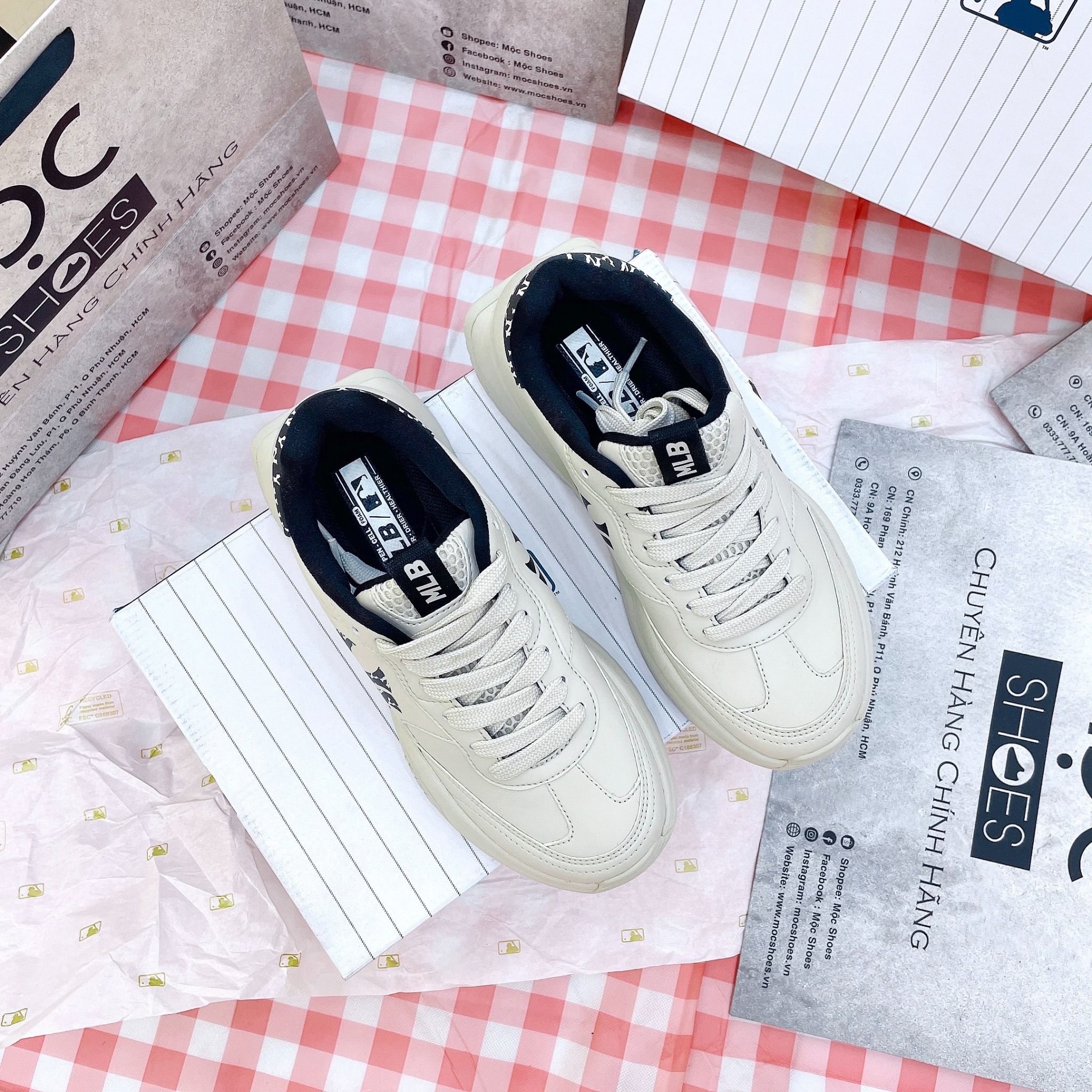1401 - HÀNG CHÍNH HÃNG - GIÀY MLB CHUNKY RUNNER CLASSIC MONOGRAM NEW YORK YANKEES - TRẮNG/ĐEN - CODE: 3ASHRJ13N