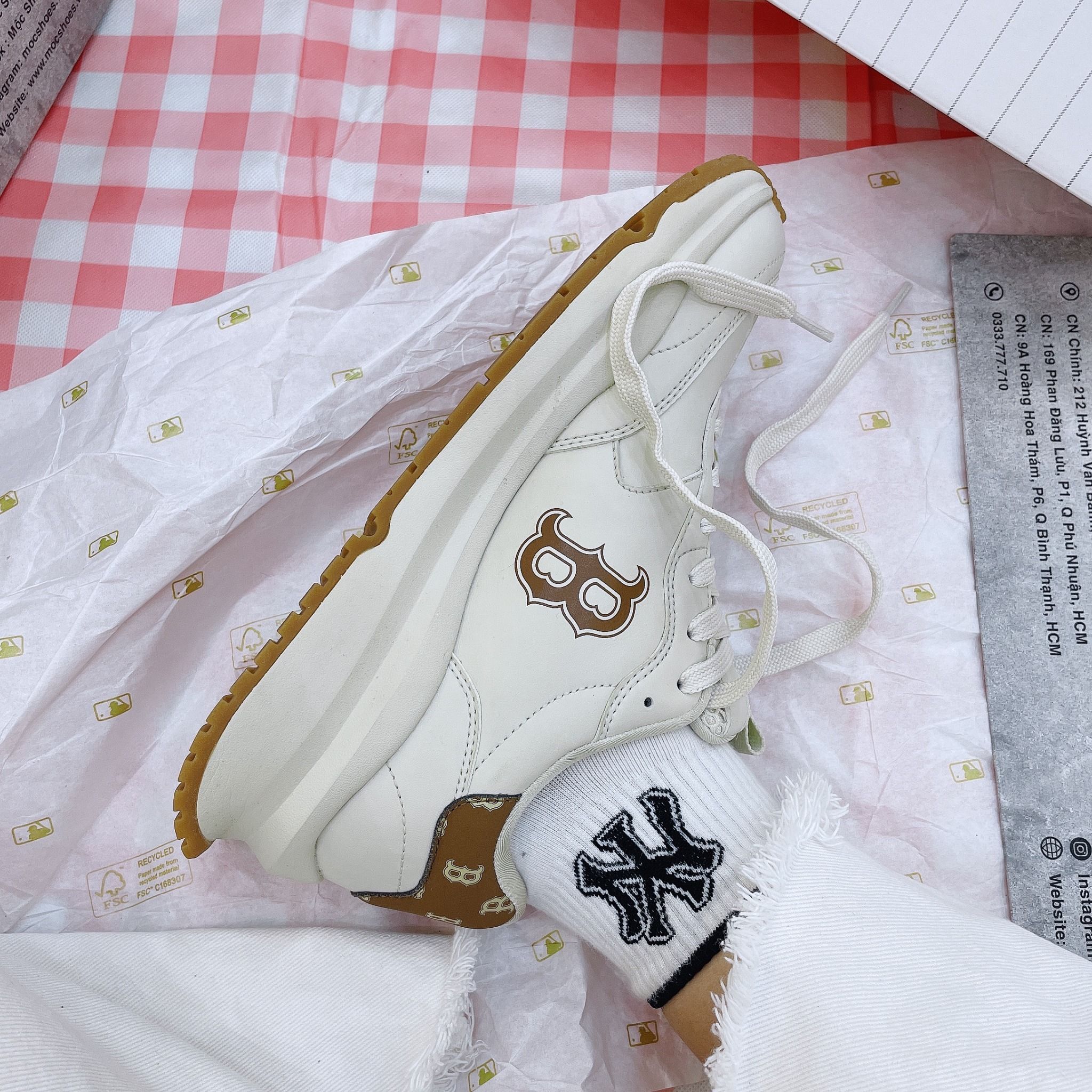 1404 - HÀNG CHÍNH HÃNG - GIÀY MLB CHUNKY RUNNER CLASSIC MONOGRAM BOSTON RED SOX - TRẮNG ĐẾ GUM - CODE: 3ASHRJ13N