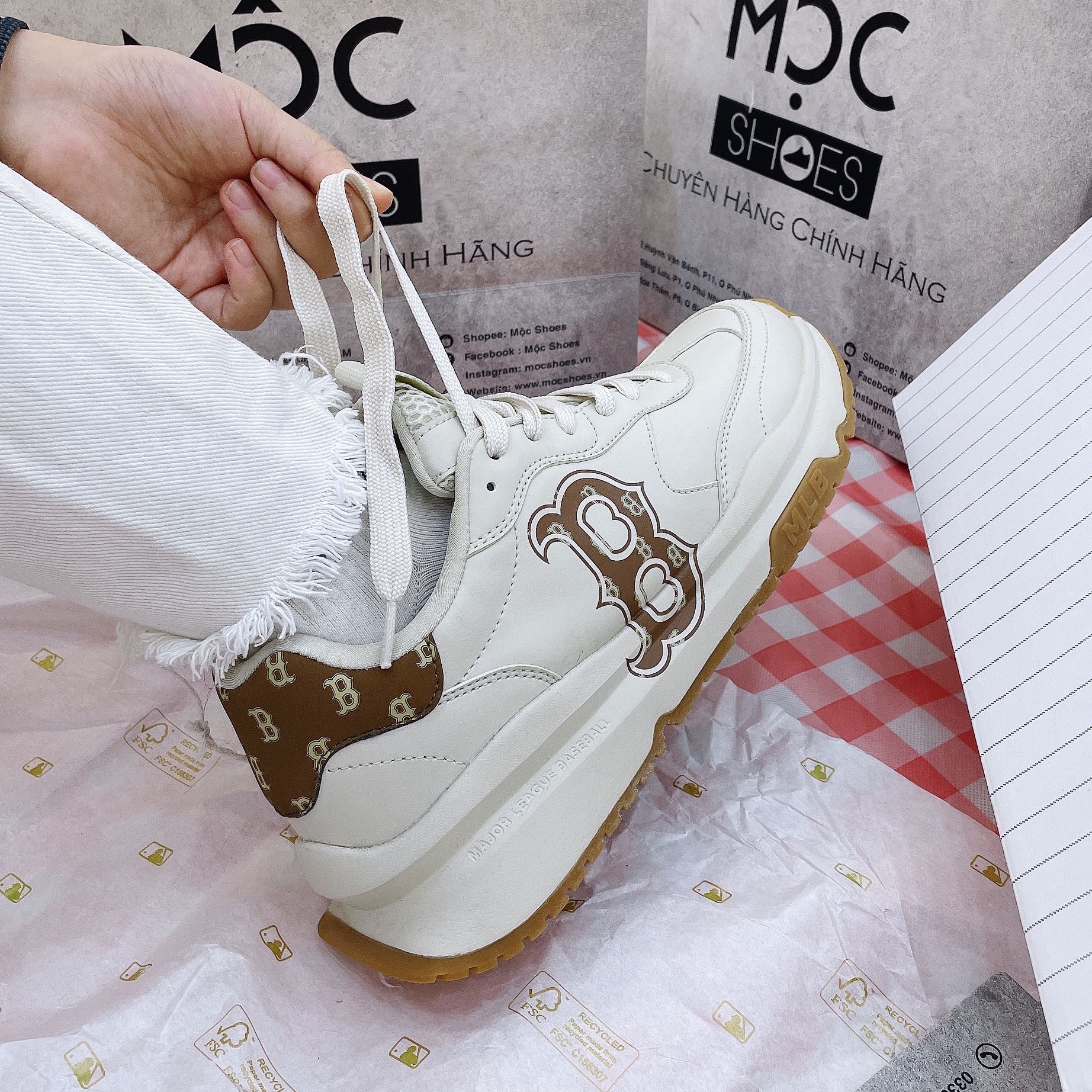 1404 - HÀNG CHÍNH HÃNG - GIÀY MLB CHUNKY RUNNER CLASSIC MONOGRAM BOSTON RED SOX - TRẮNG ĐẾ GUM - CODE: 3ASHRJ13N