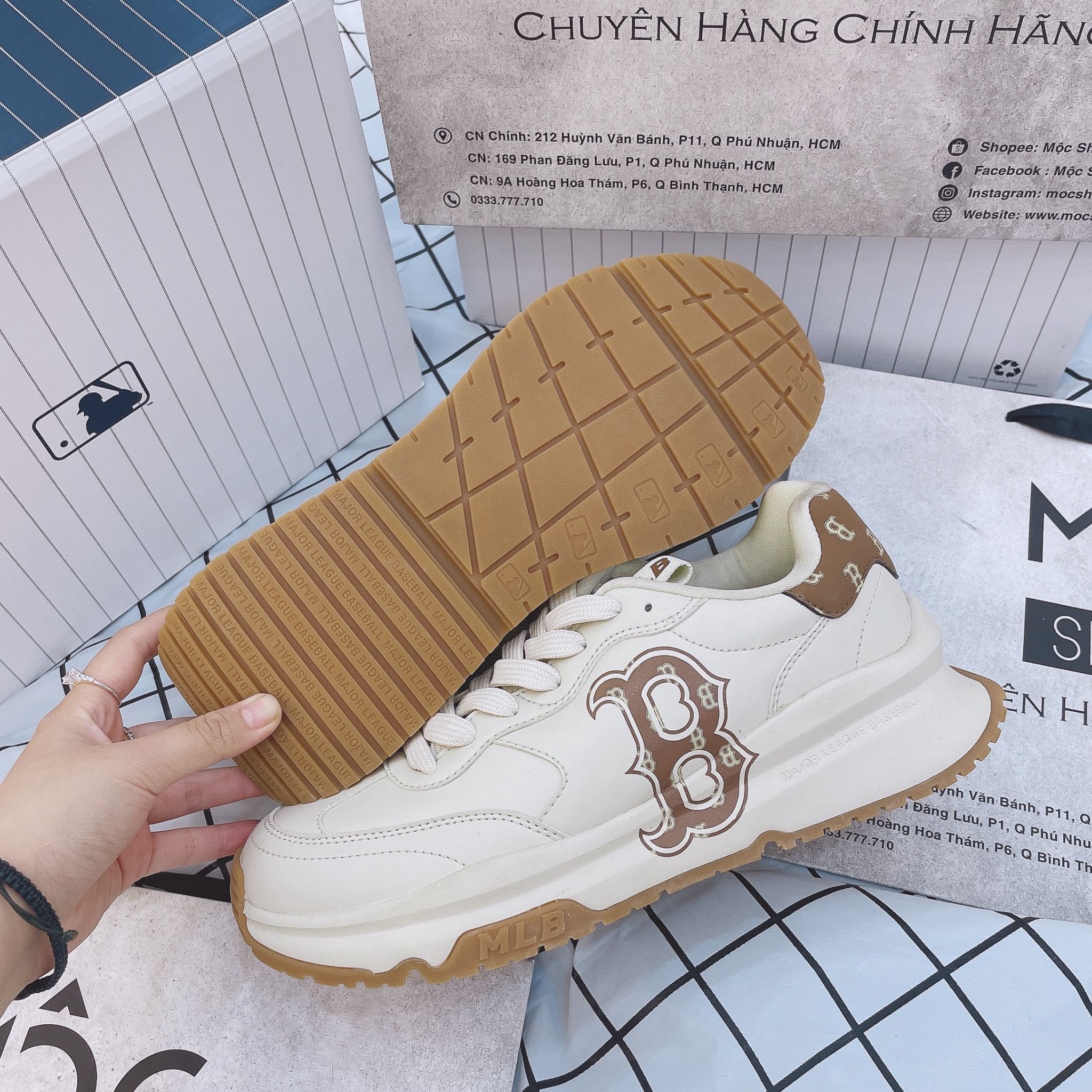 1404 - HÀNG CHÍNH HÃNG - GIÀY MLB CHUNKY RUNNER CLASSIC MONOGRAM BOSTON RED SOX - TRẮNG ĐẾ GUM - CODE: 3ASHRJ13N