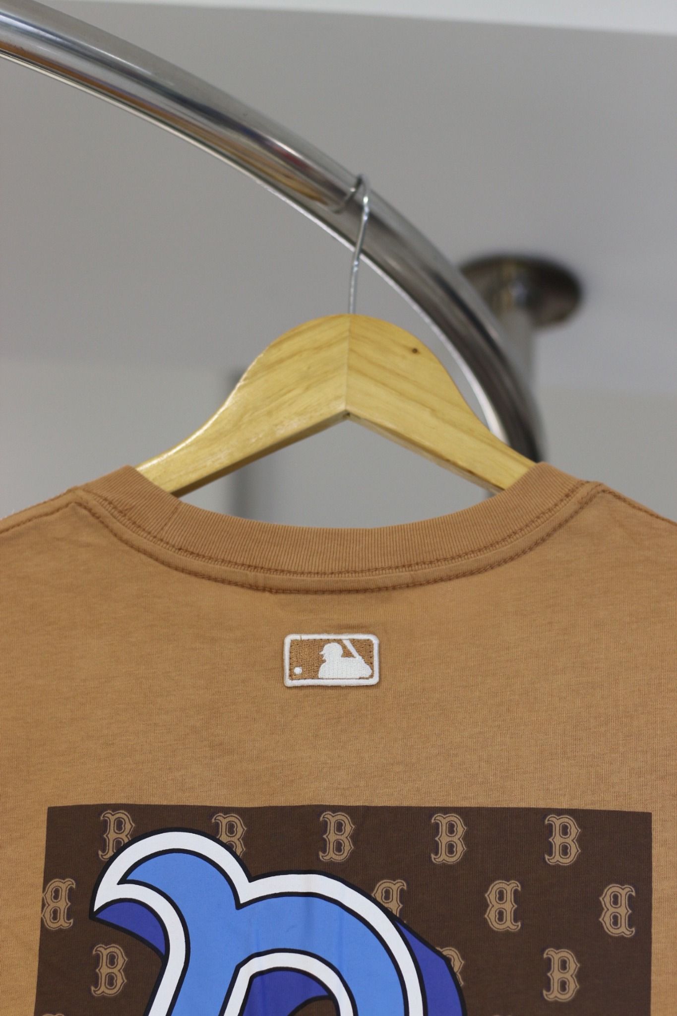 1451 - HÀNG CHÍNH HÃNG - ÁO THUN MLB - OVERFIT MONOTIVE BOSTON RED SOX TSHIRT -