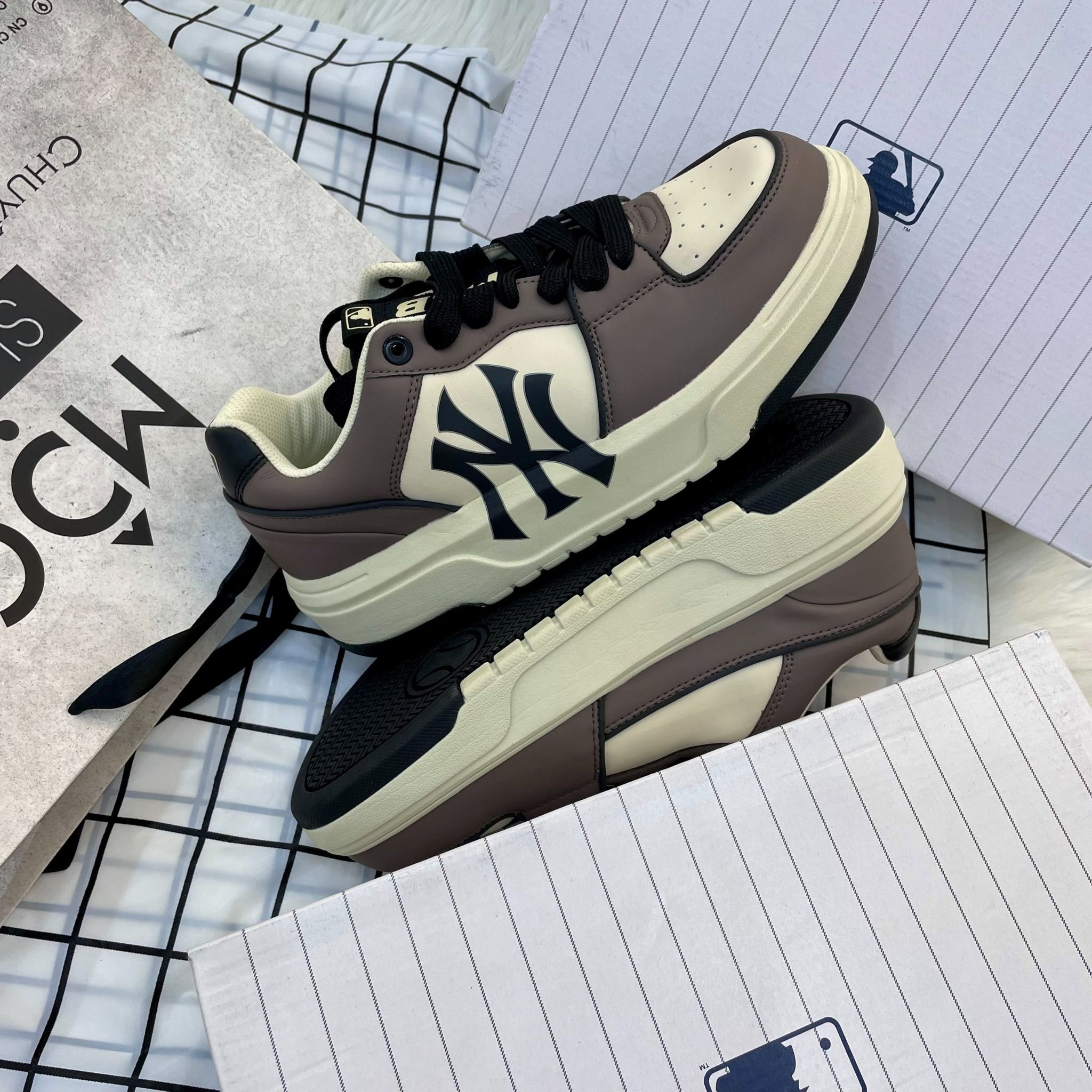 1474 - HÀNG CHÍNH HÃNG - GIÀY MLB CHUNKY LINER BASIC NEW YORK YANKEES - NÂU - CODE: 3ASXCLB3N-50CGS