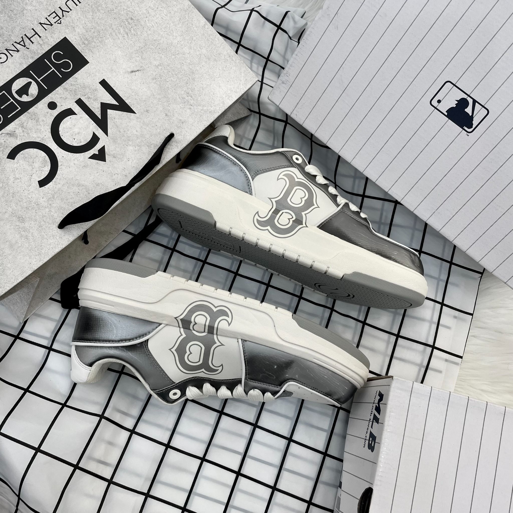 1471 - HÀNG CHÍNH HÃNG - GIÀY MLB CHUNKY LINER BOSTON RED SOX - XÁM TRẮNG - CODE: 3ASXCLH3N-43GRS