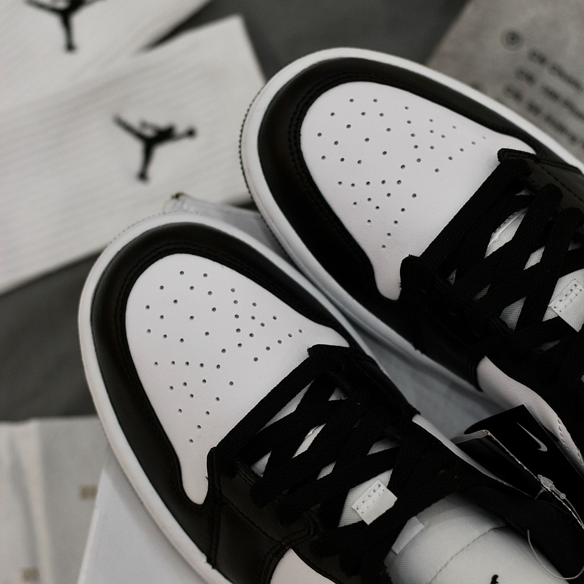 1490 - HÀNG CHÍNH HÃNG - GIÀY AIR JORDAN 1 LOW - PANDA - *TRĂNG / ĐEN* - CODE : DC0774-101
