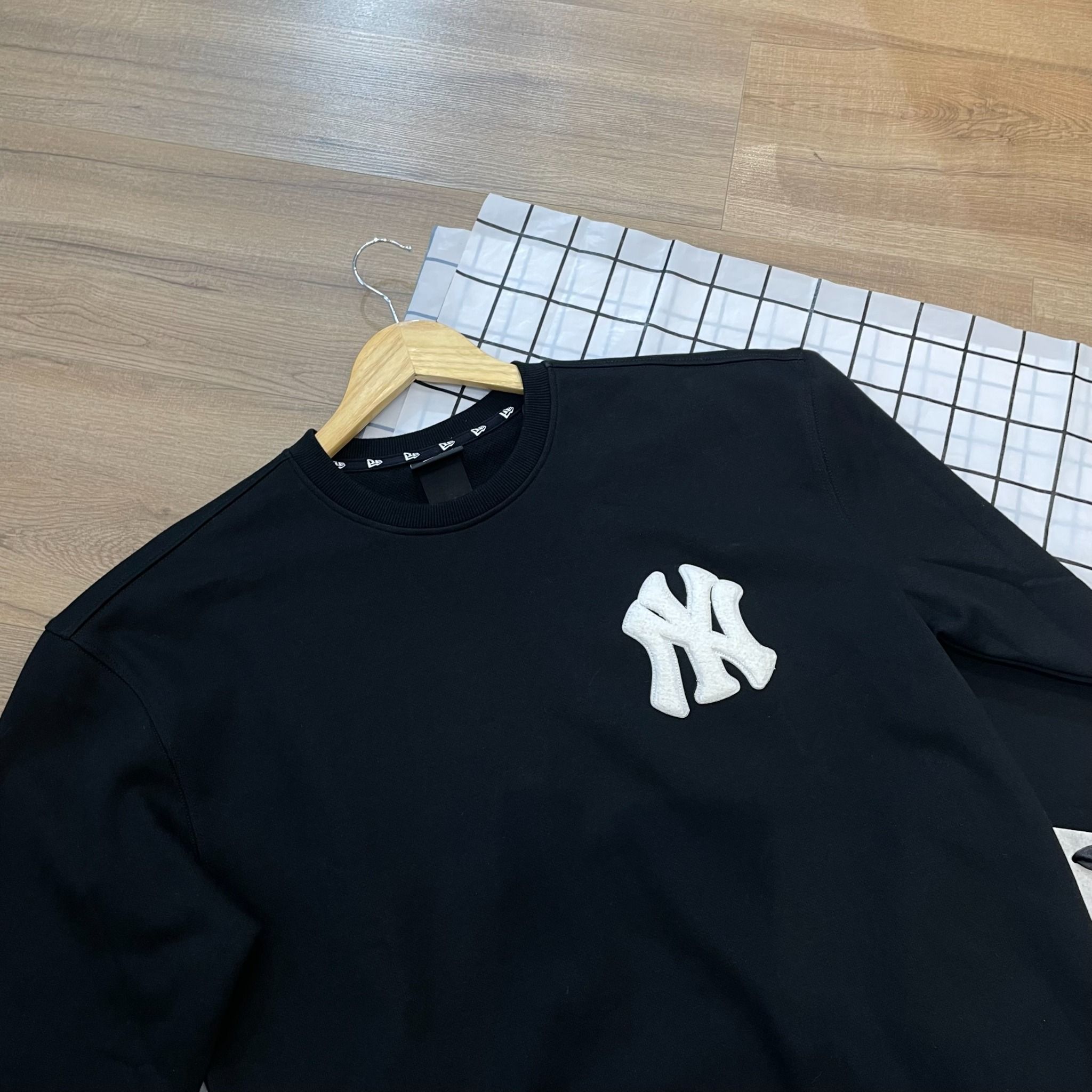 1487 - HÀNG CHÍNH HÃNG - ÁO SWEATER NEW ERA NY BIG LOGO -