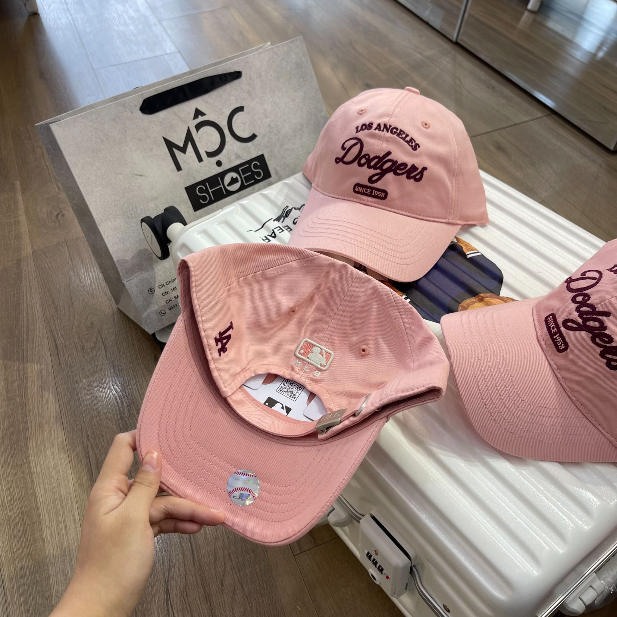 1504 - HÀNG CHÍNH HÃNG - Mũ - Nón Lưỡi Trai MLB *DOGERS* - HỒNG (Form Mềm) - AUTHENTIC 100%