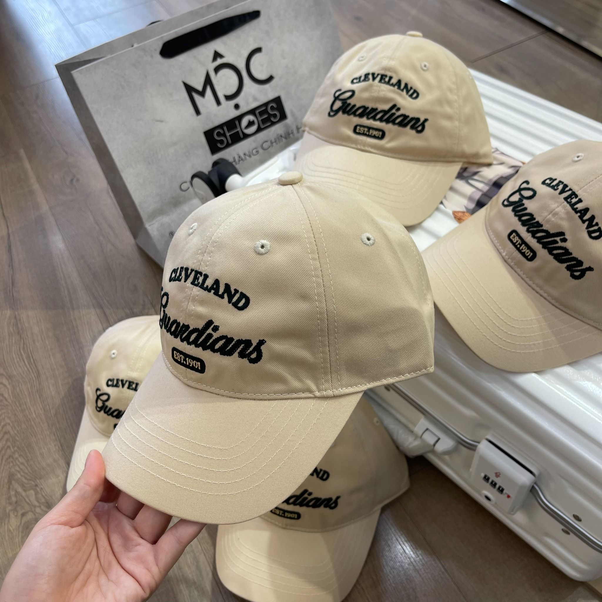1508 - HÀNG CHÍNH HÃNG - Mũ - Nón Lưỡi Trai MLB *GUARDIANS* - BE (Form Mềm) - AUTHENTIC 100%