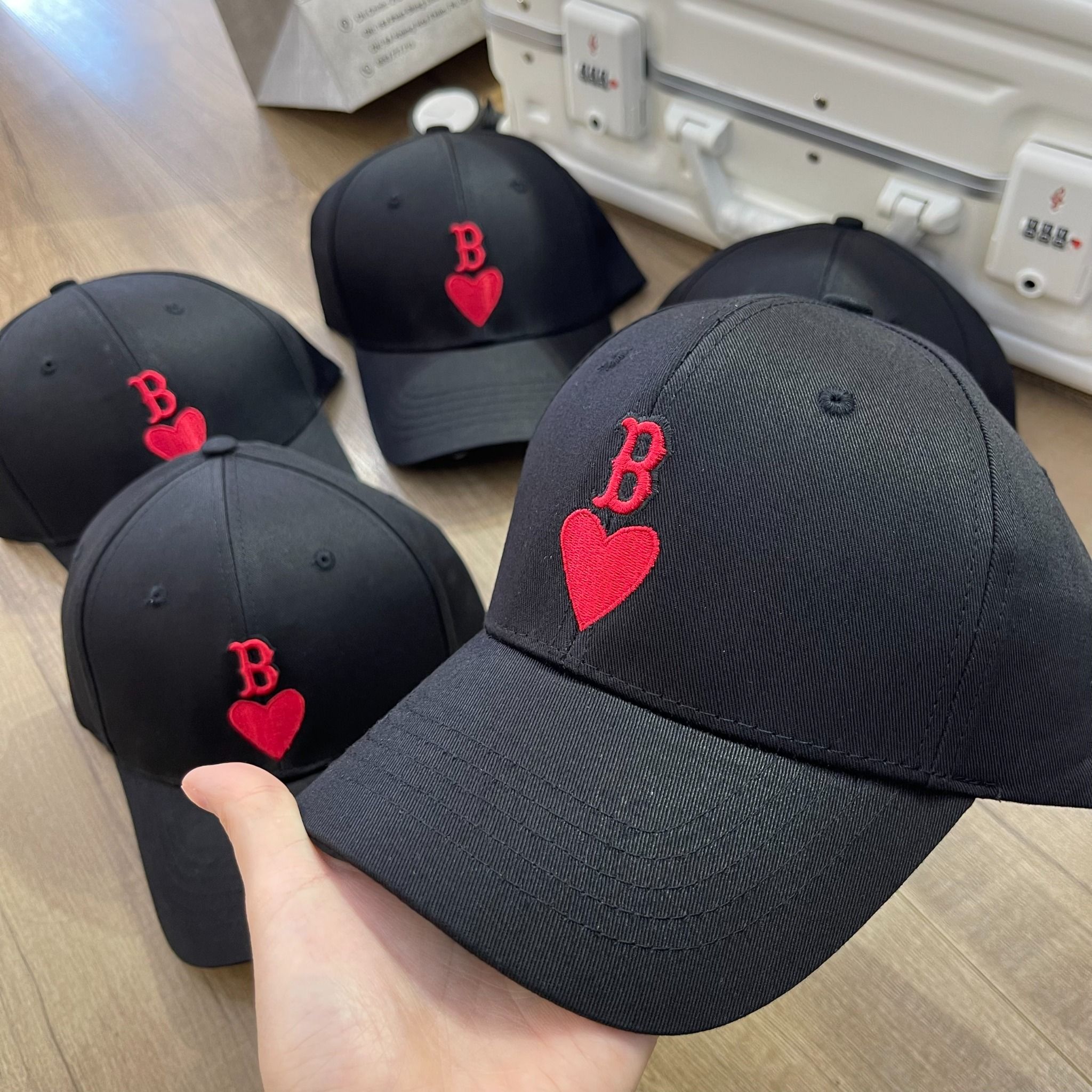 1514 - HÀNG CHÍNH HÃNG - Mũ - Nón Lưỡi Trai MLB *LOGO B TIM ĐỎ* - ĐEN - AUTHENTIC 100%
