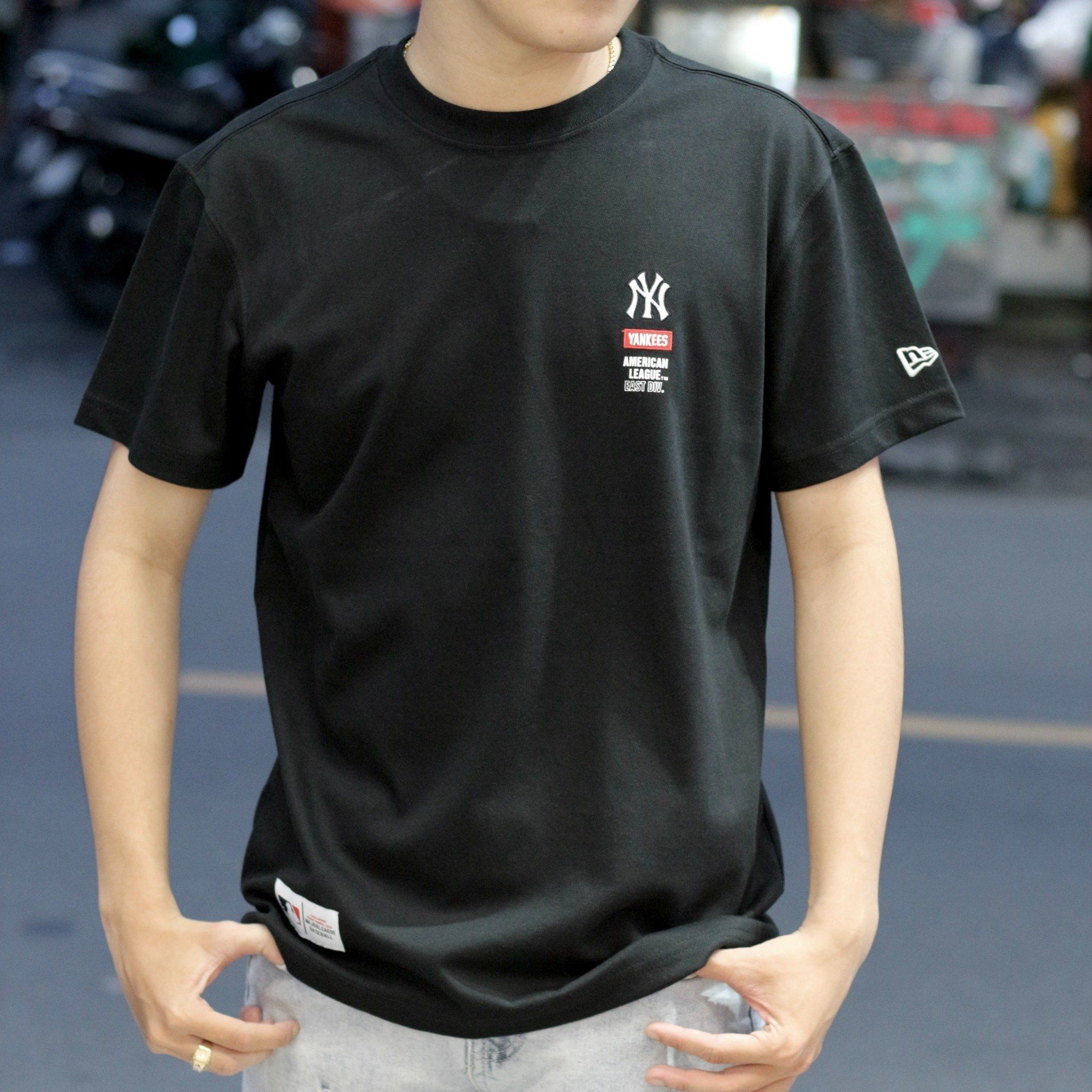 1498 - HÀNG CHÍNH HÃNG - ÁO NEW ERA x MLB NEW YORK YANKEES SHORT SLEEVE - ĐEN - CODE : 13700024