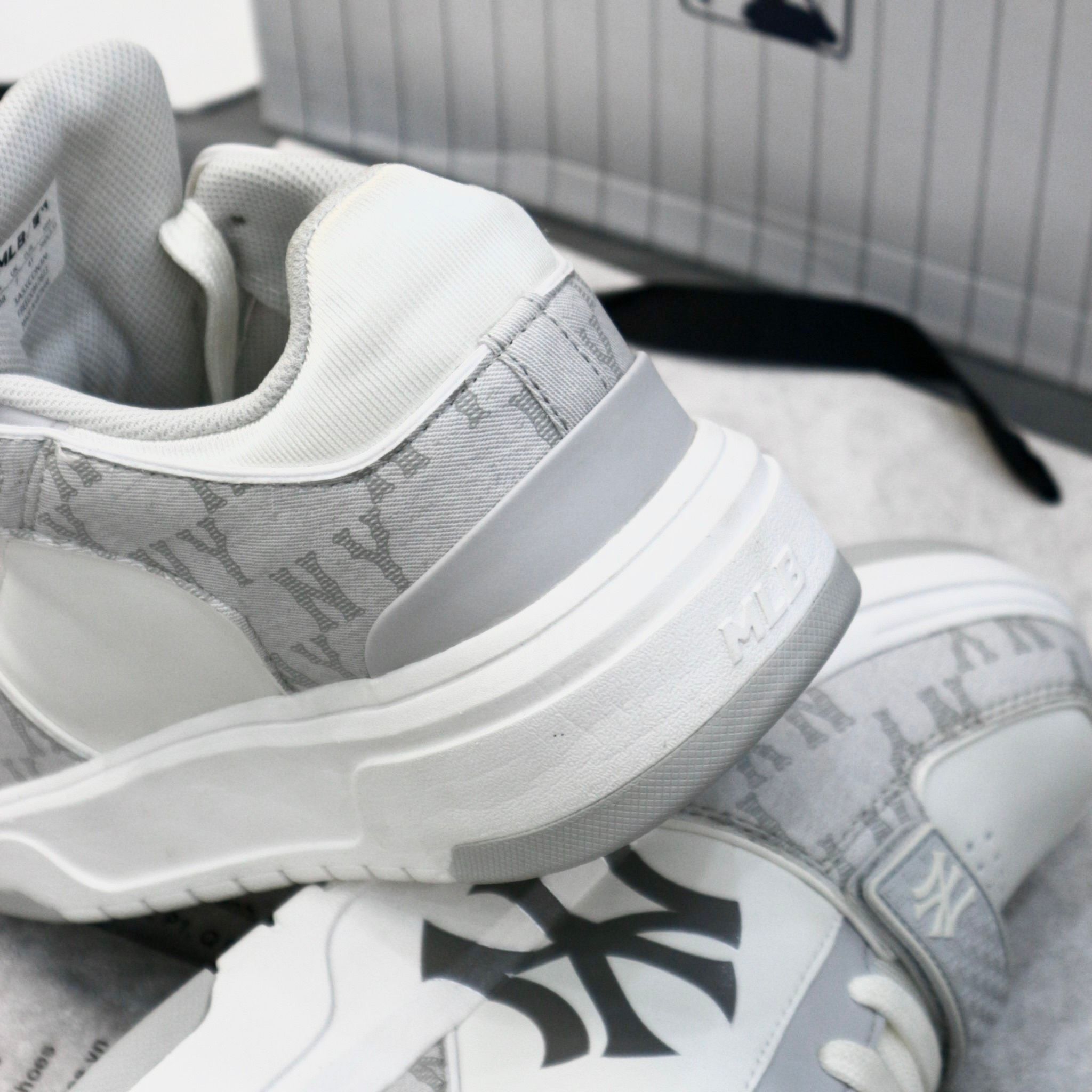 1525 - HÀNG CHÍNH HÃNG - GIÀY MLB CHUNKY LINER MID MONOGRAM NY YANKEES - XÁM DENIM - CODE: 3ASXCDN3N50GRS