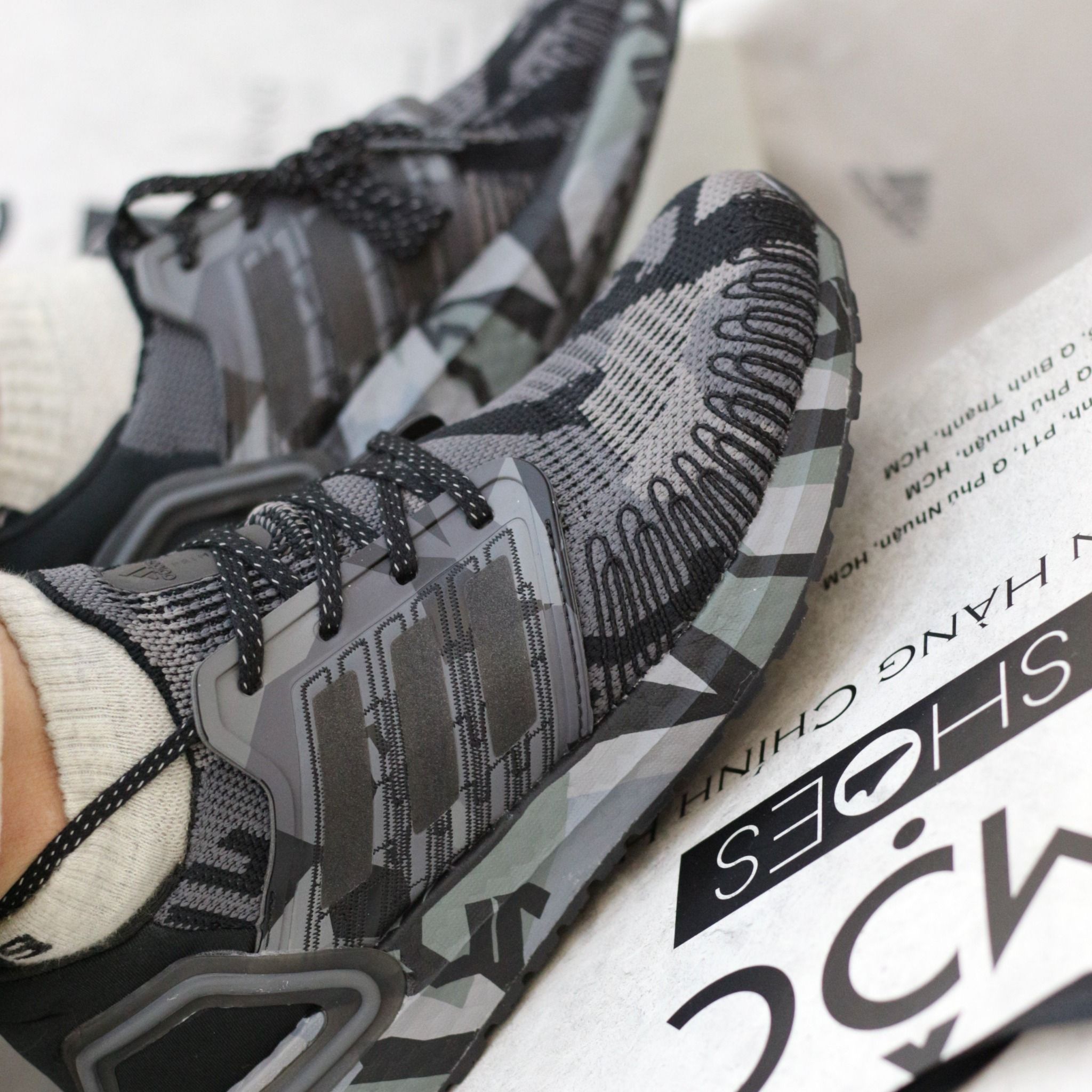 1545 - HÀNG CHÍNH HÃNG - GIÀY ADIDAS ULTRABOOST 20 CAMO - XÁM GRAPHIC - CODE: FV8329
