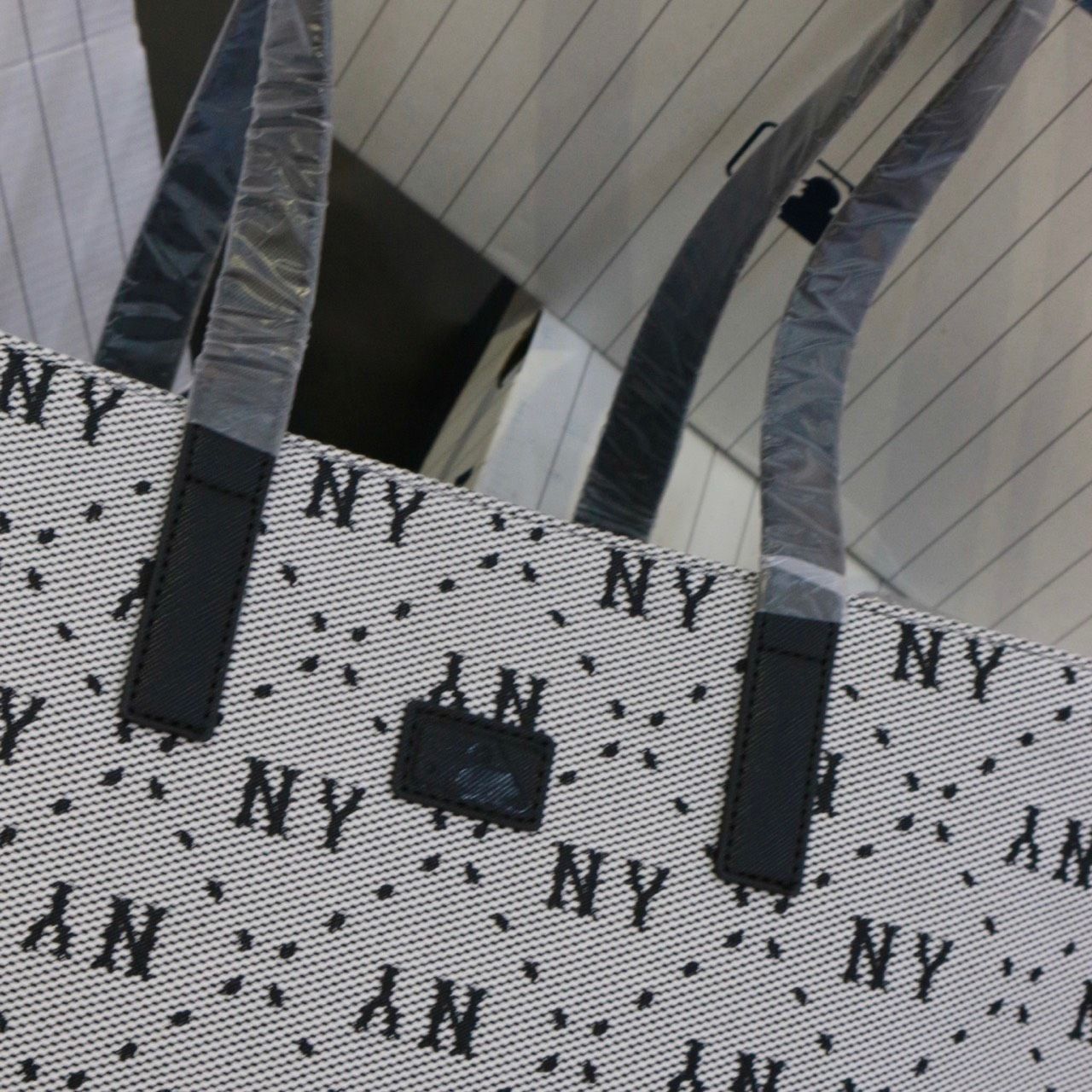 1494 - HÀNG CHÍNH HÃNG - TÚI MLB BIG DIAMOND MONOGRAM JACQUARD LARGE TOTE BAG NEW YORK YANKEES BLACK - CODE: 3AORL013N-50BKS