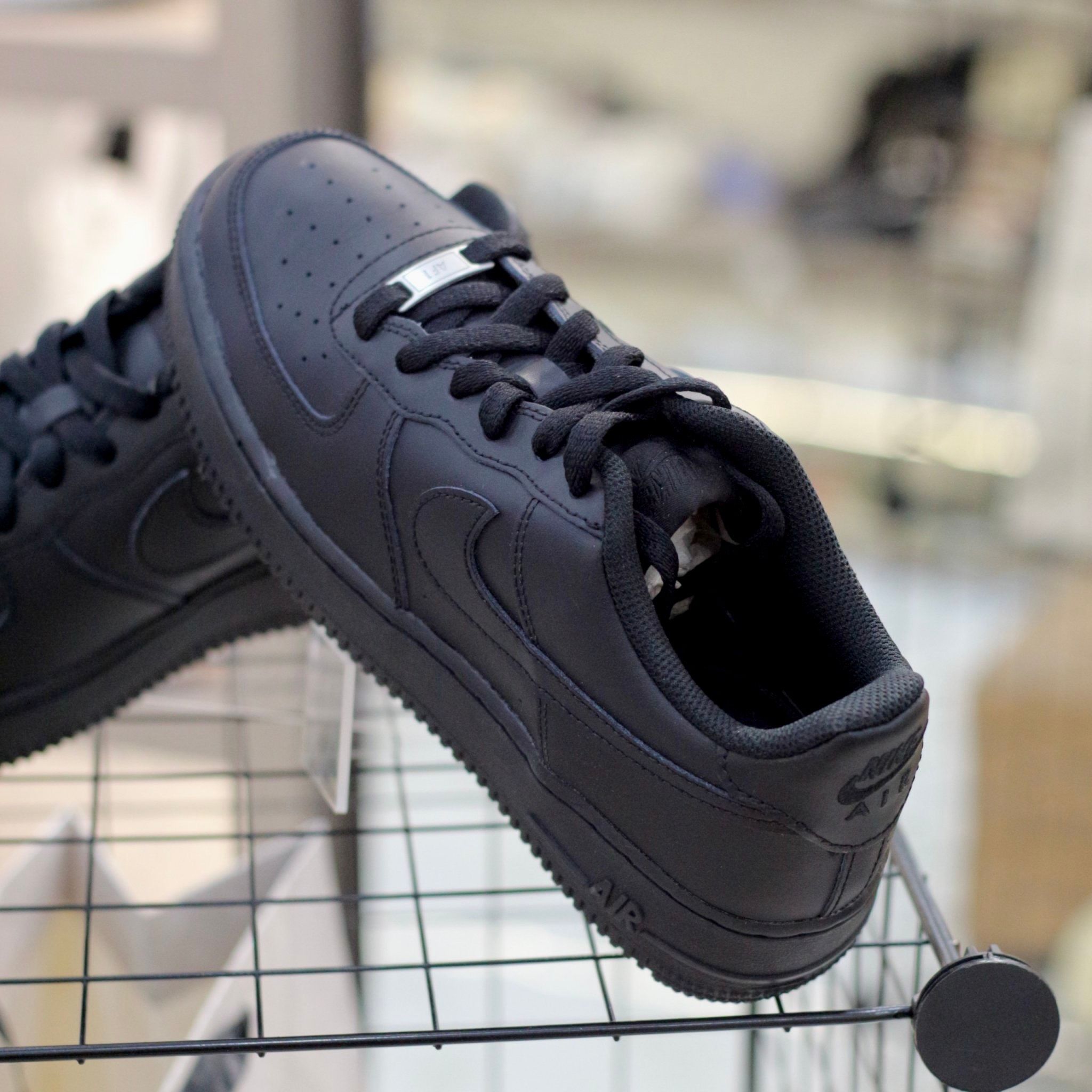 0561 - HÀNG CHÍNH HÃNG - GIÀY NIKE AIR FORCE 1 '07 TRIPLE BLACK - *BLACK* - CODE: CW2288-001