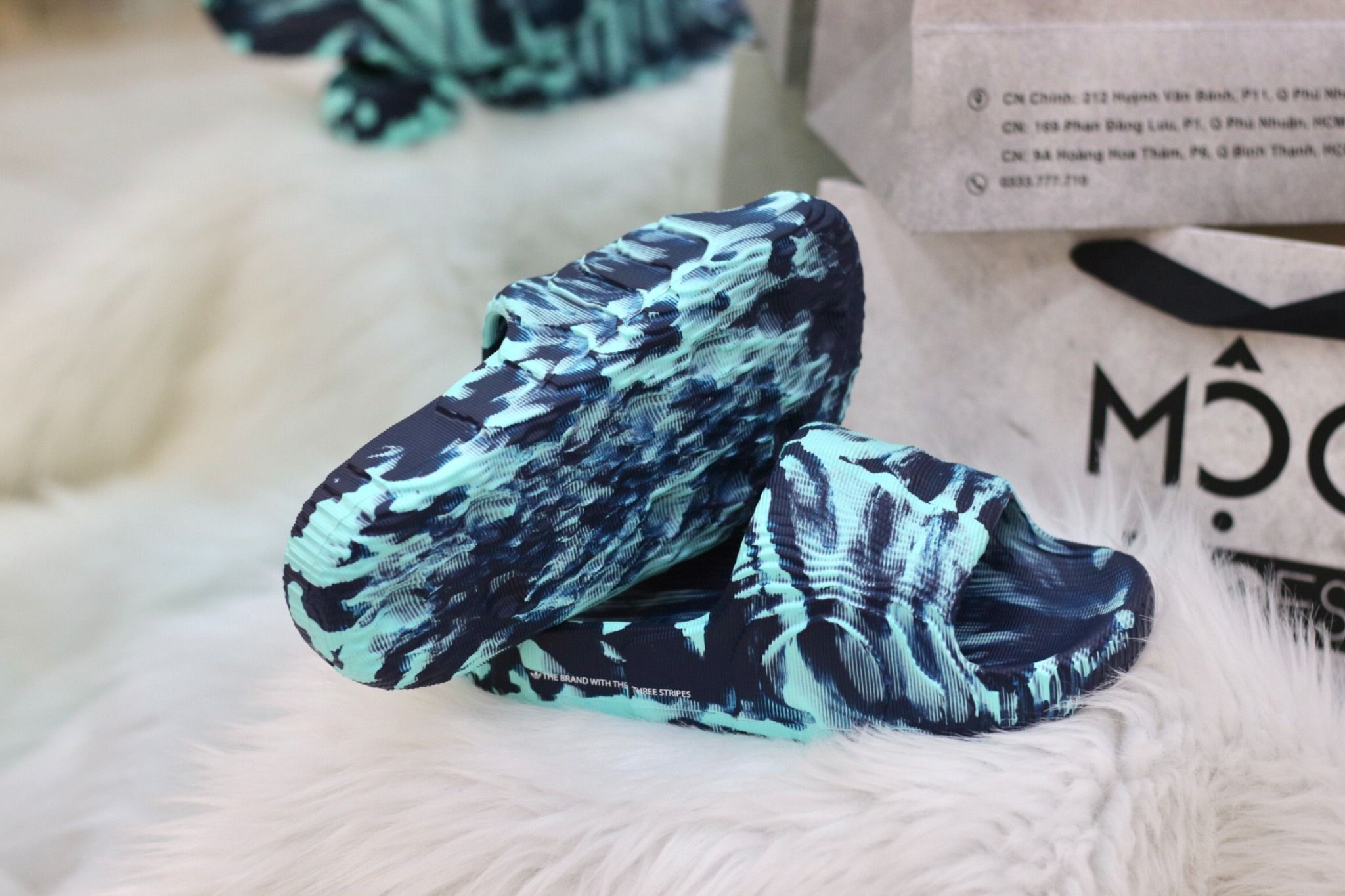 1577- HÀNG CHÍNH HÃNG - DÉP ADIDAS 22 - BẬC THANG * MÀU LOANG XANH COBAN *