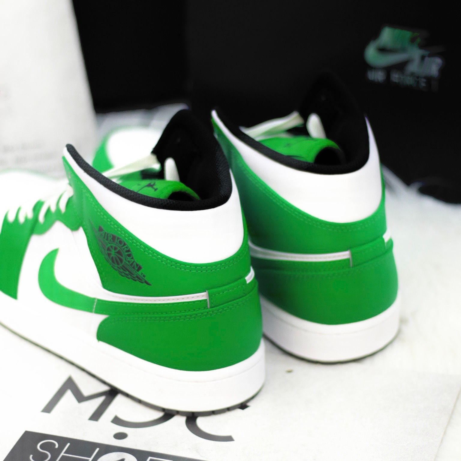 1586 - HÀNG CHÍNH HÃNG - GIÀY NIKE AIR JORDAN 1 MID