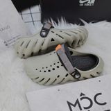  1257 - HÀNG CHÍNH HÃNG - DÉP CLOG UNISEX CROCS ECHO CLOG  - MÀU RÊU - *QUAI RANDOM* - CODE : 207937-1FT 