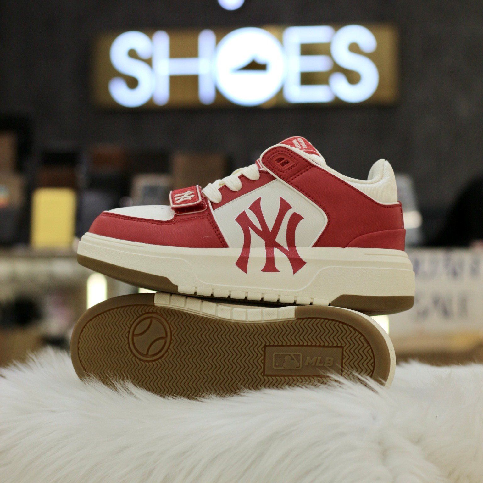 1593 - HÀNG CHÍNH HÃNG - GIÀY MLB CHUNKY LINER MID NY YANKEES - Saffiano Red - CODE: 3ASXLMF3N-50RDS