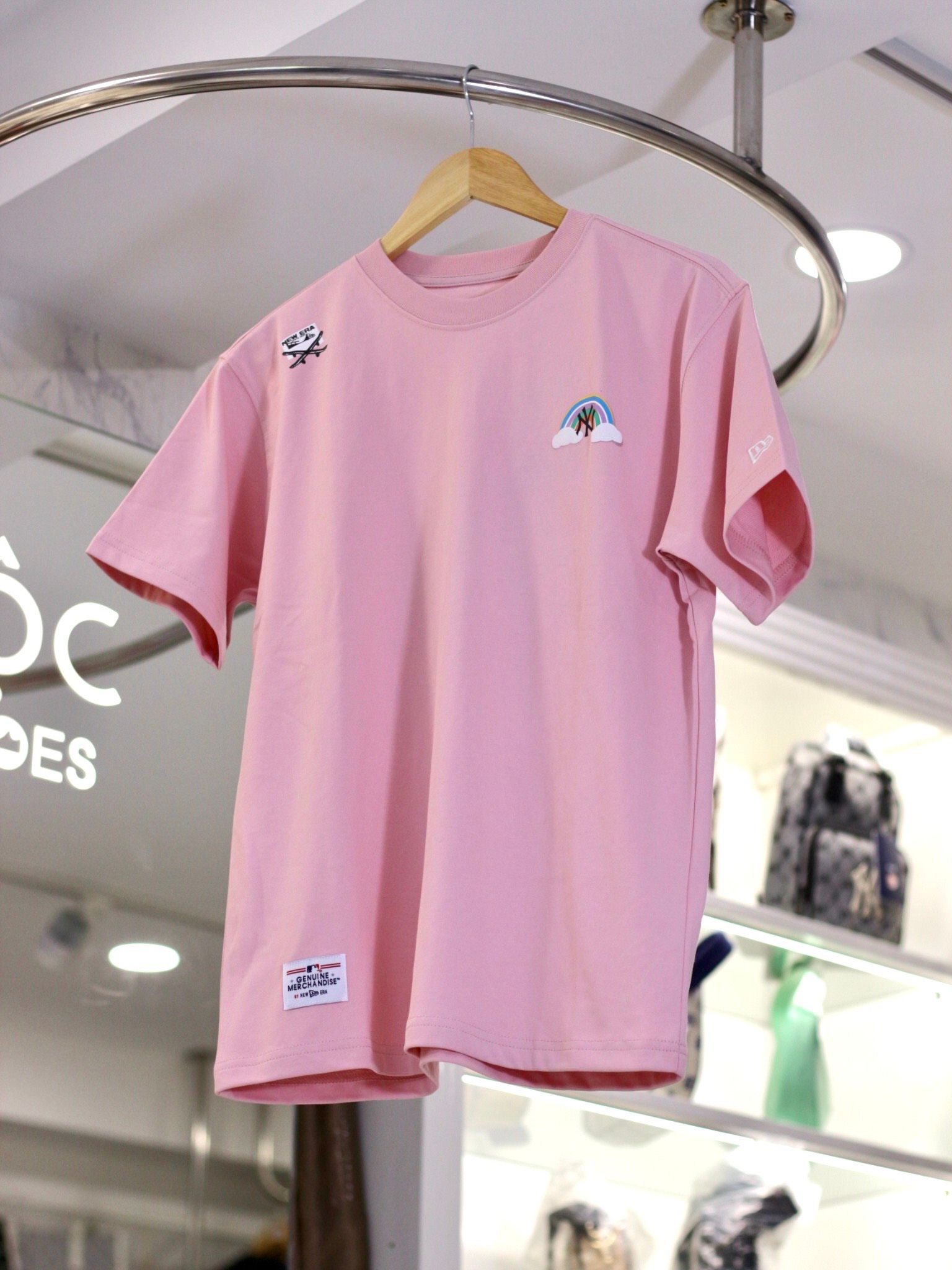 1600 - HÀNG CHÍNH HÃNG - ÁO THUN NEW ERA - YANKEES CẦU VỒNG - HỒNG - CODE: 13280313