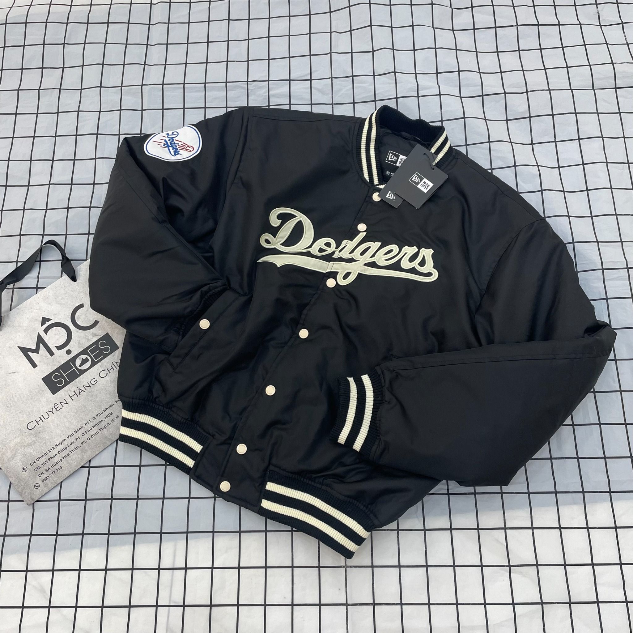 1605 - HÀNG CHÍNH HÃNG - ÁO KHOÁC BOMBER PHAO NEW ERA LA DODGERS - ĐEN - CODE: 13781137