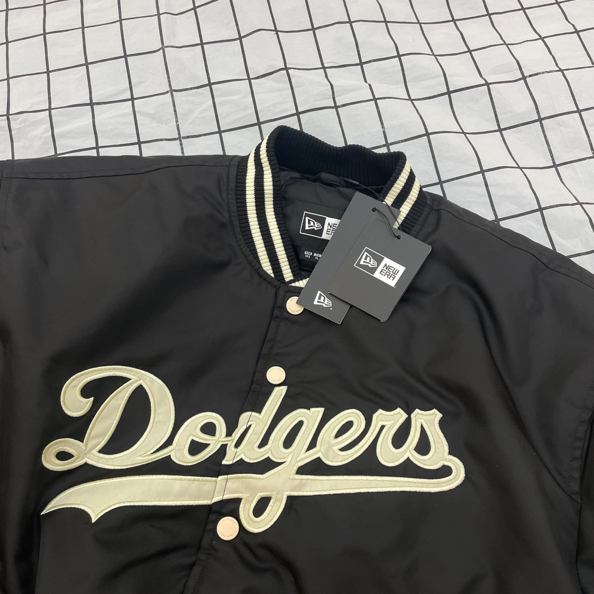 1605 - HÀNG CHÍNH HÃNG - ÁO KHOÁC BOMBER PHAO NEW ERA LA DODGERS - ĐEN - CODE: 13781137