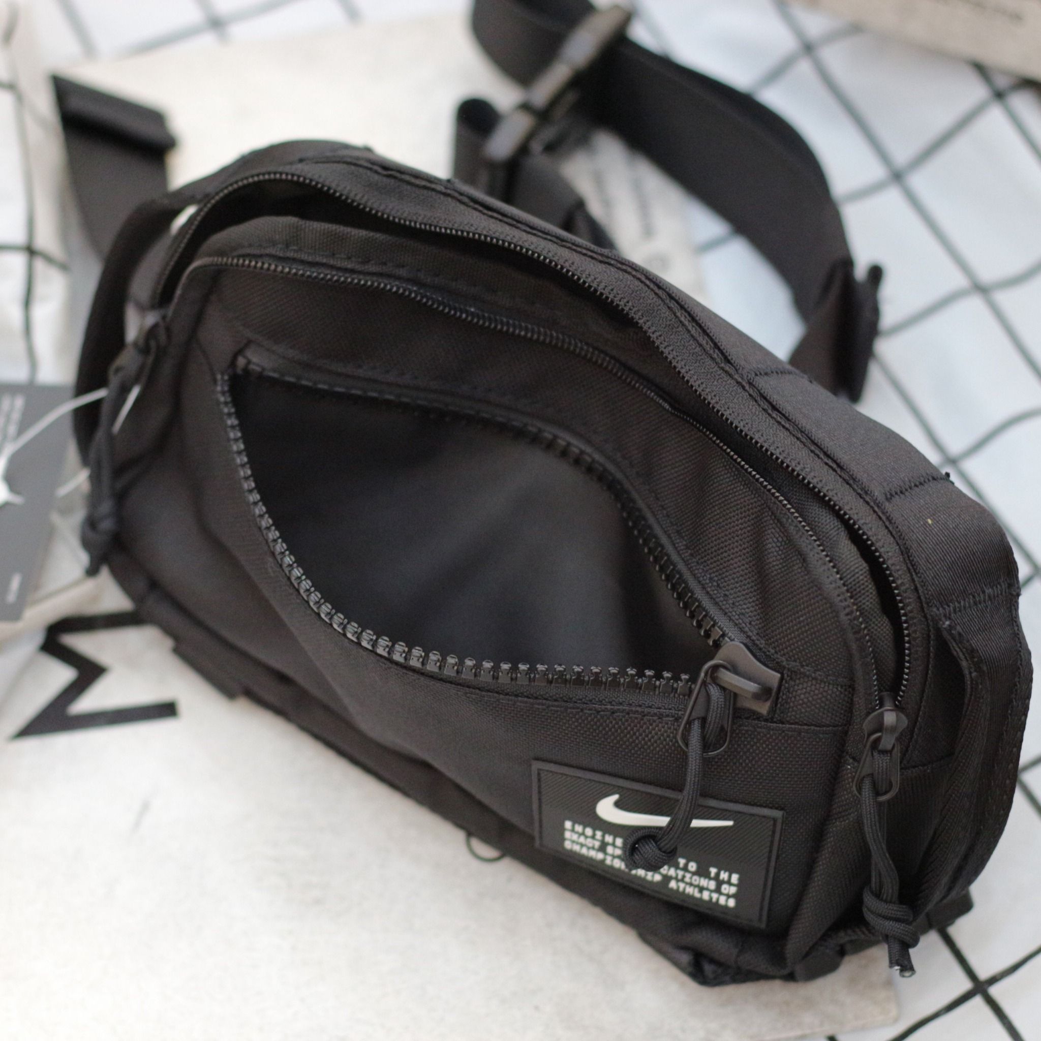 1608 - HÀNG CHÍNH HÃNG - TÚI NIKE UTILITY SPEED HIP PACK (2L) -