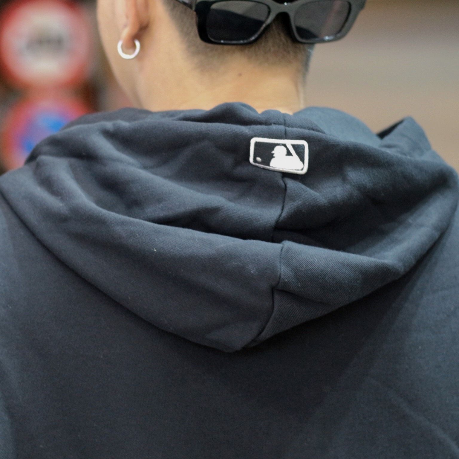 1610 - HÀNG CHÍNH HÃNG - ÁO NỈ OVERFIT CHẢI LÔNG MLB GIANTS TEE - MÀU ĐEN - CODE:31HD53061